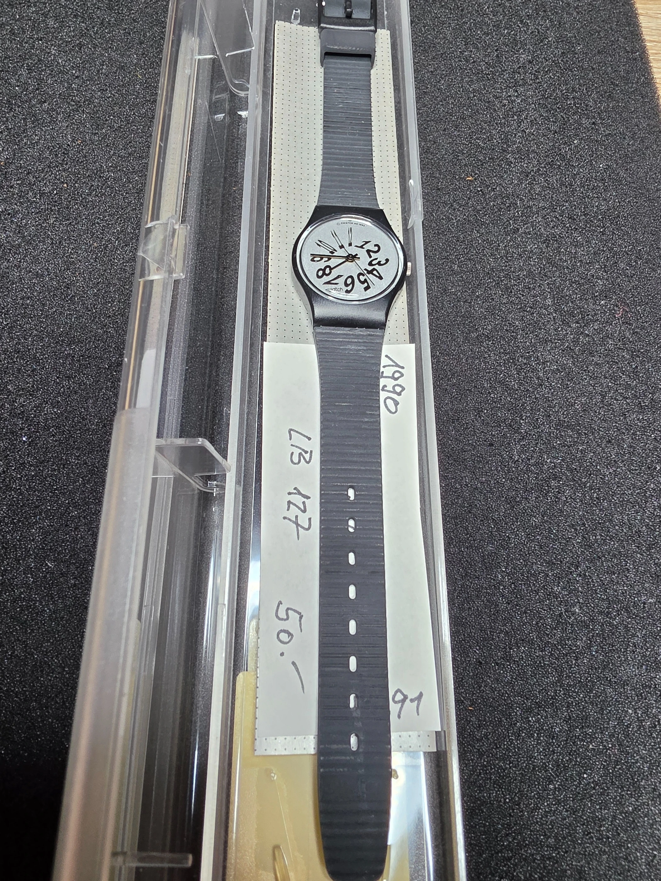 Swatch Lady Black Night LB127 – 1990 – NOS – Black Dial – view 2