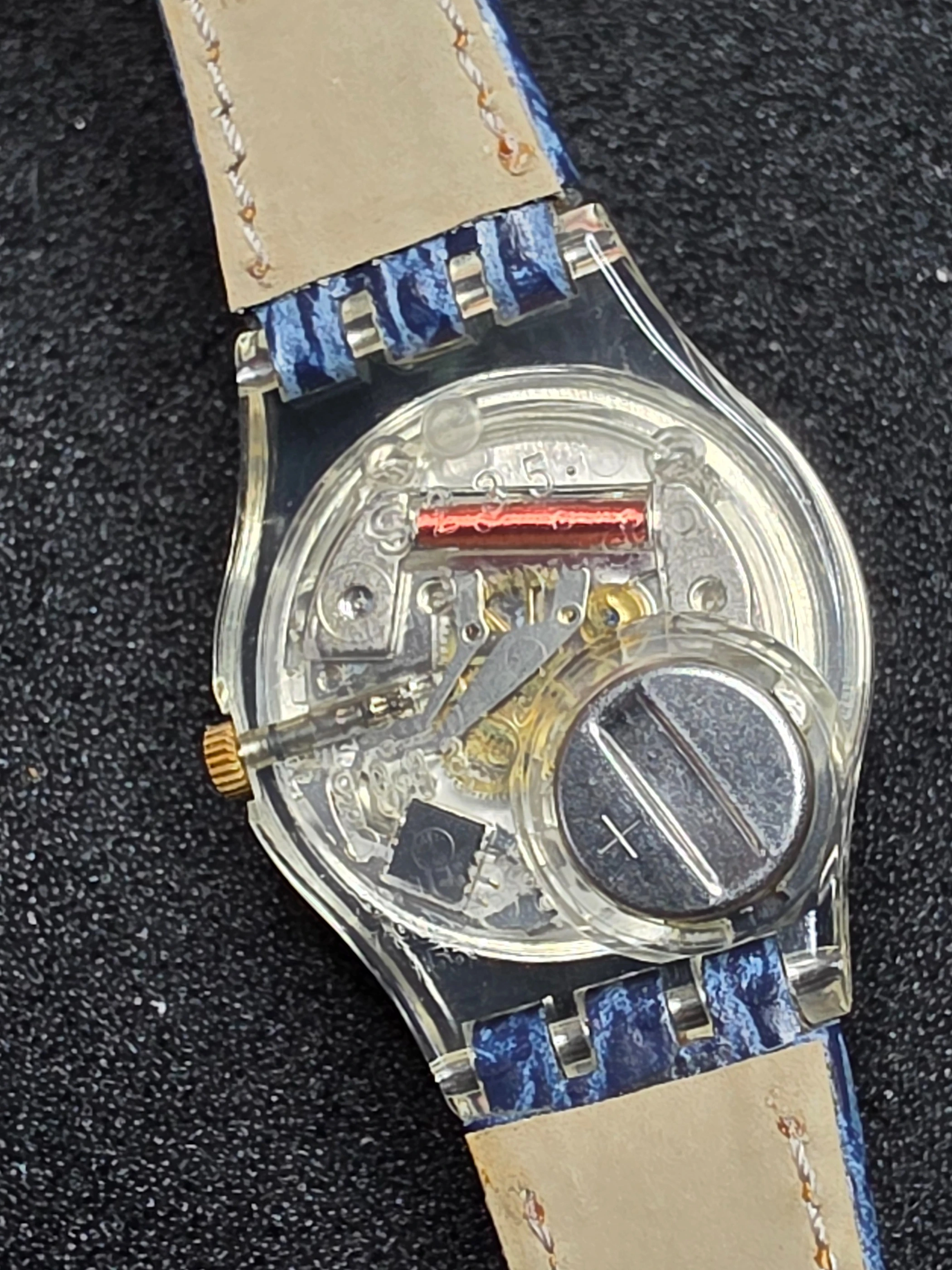 Swatch Lady Bleached LK139 – 1991 – NOS – Gold Dial – view 6