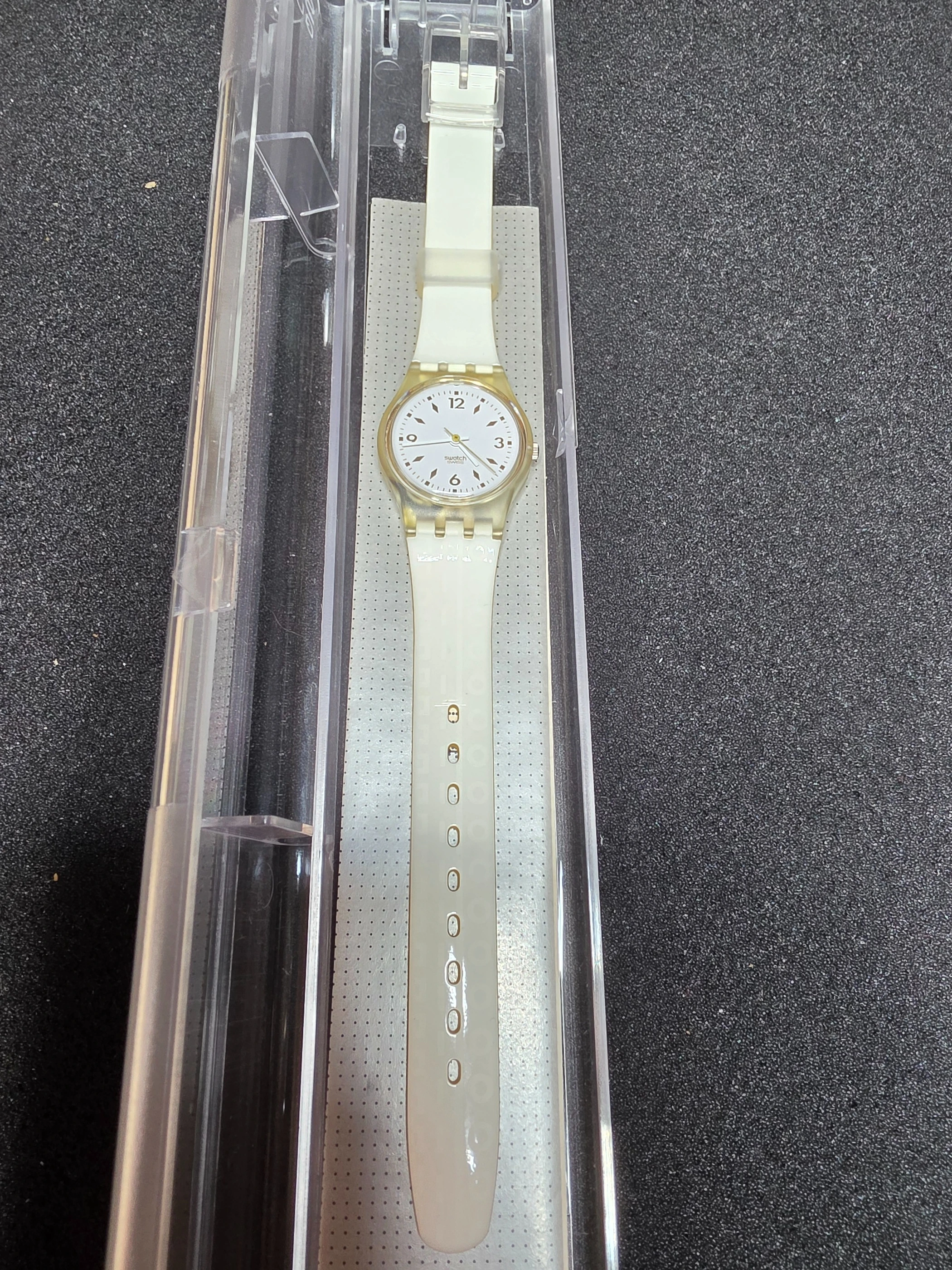 Swatch Lady Golden Bridge LK123 – 1991 – NOS – Gold Case – view 2