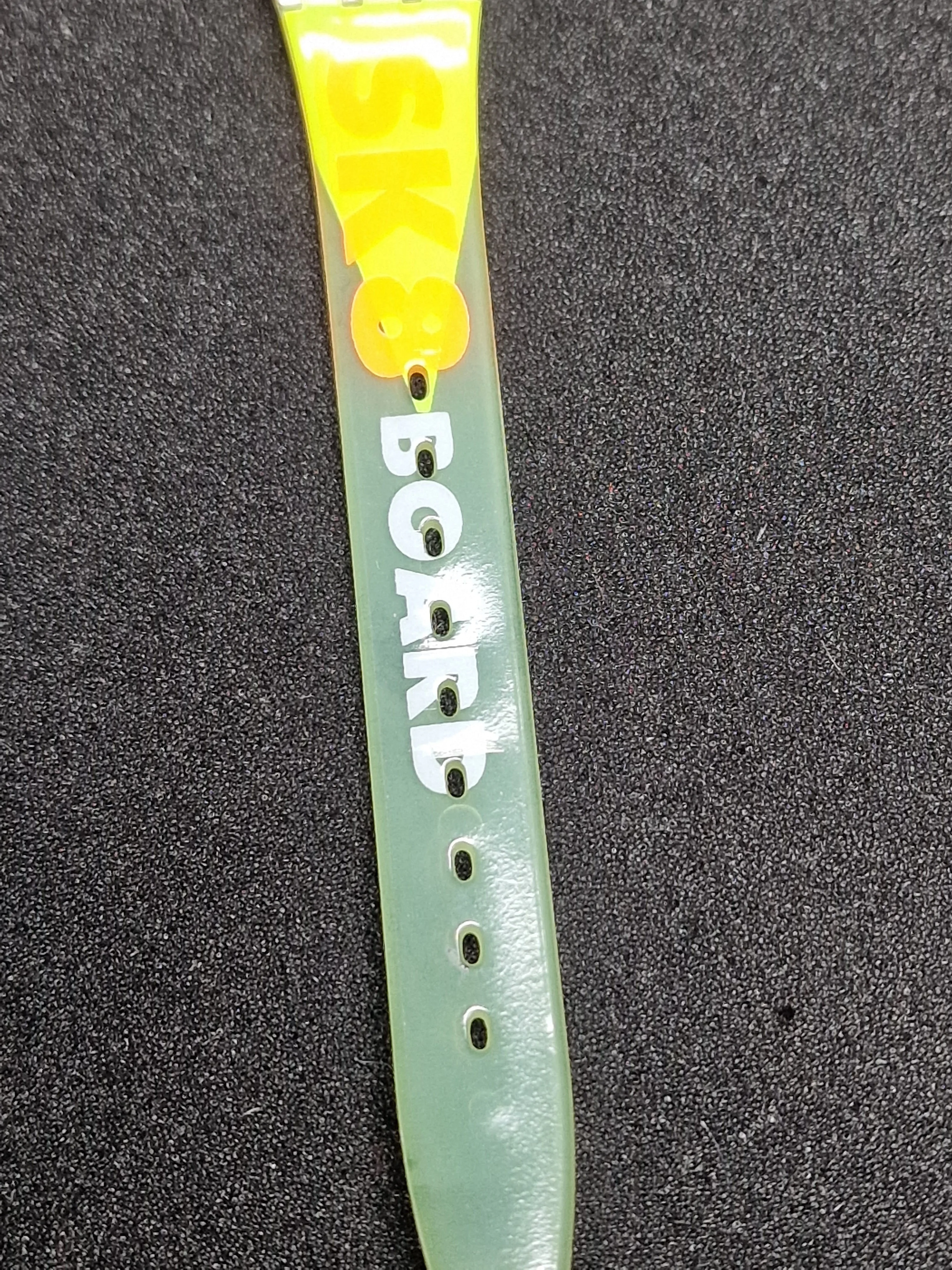 Swatch Lady LK138 "Snow Collage" (1992) – Vintage Pop Design 8