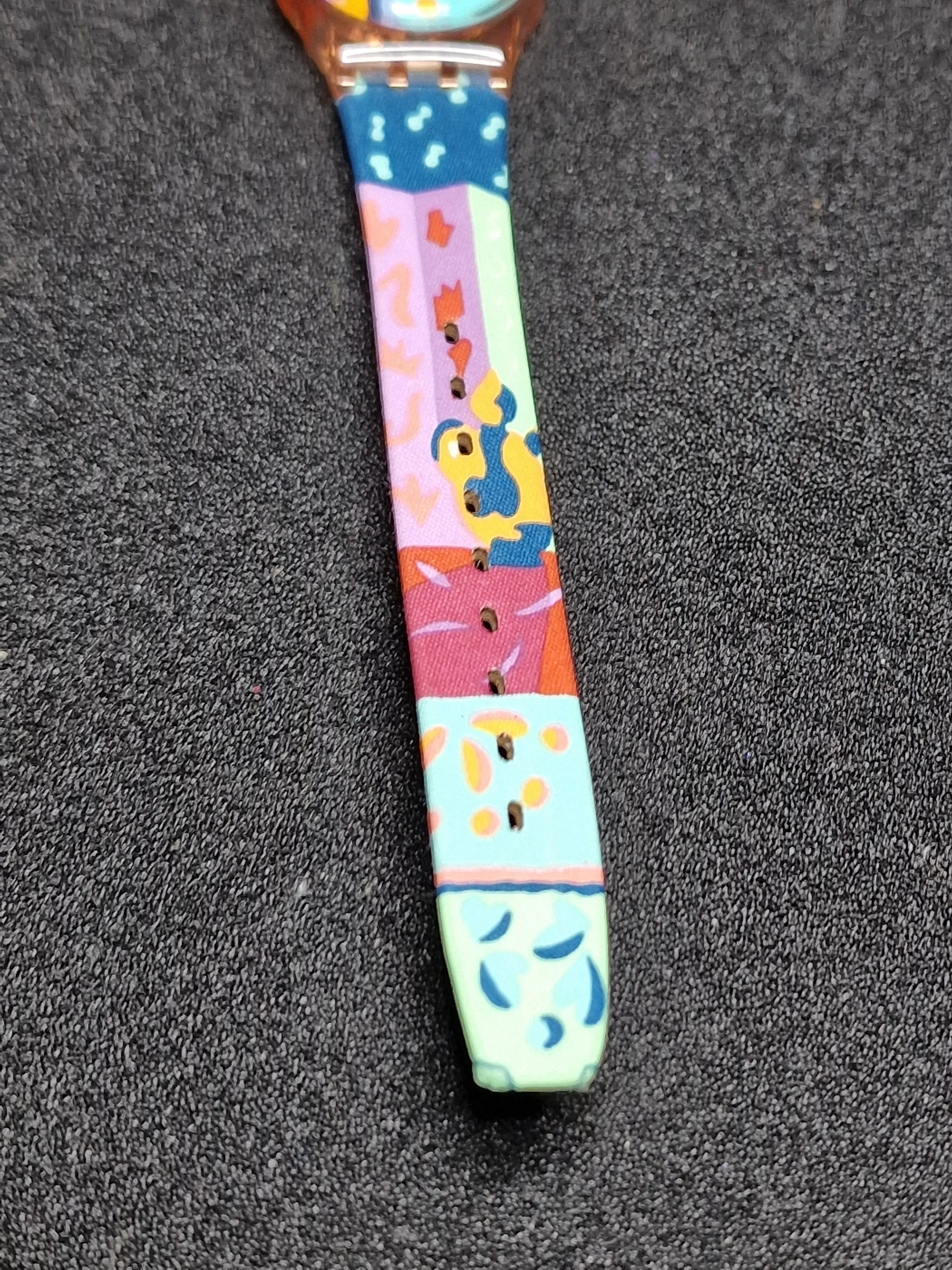 Swatch Lady LP111 "Essaouira" – 1992 Rare Vintage Glow Model 9