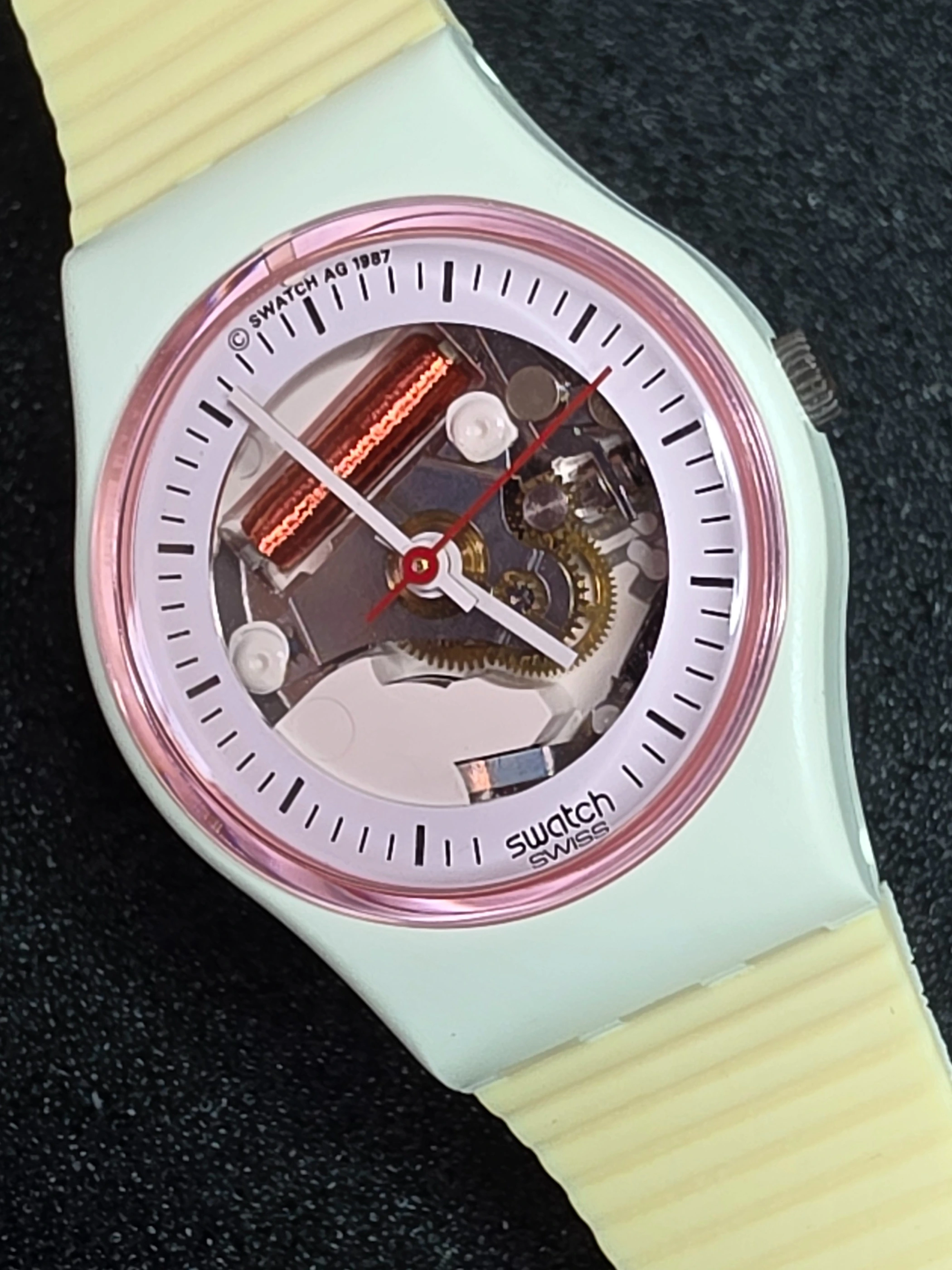 Swatch Lady LW119 – 1988 – NOS – White Dial – view 4