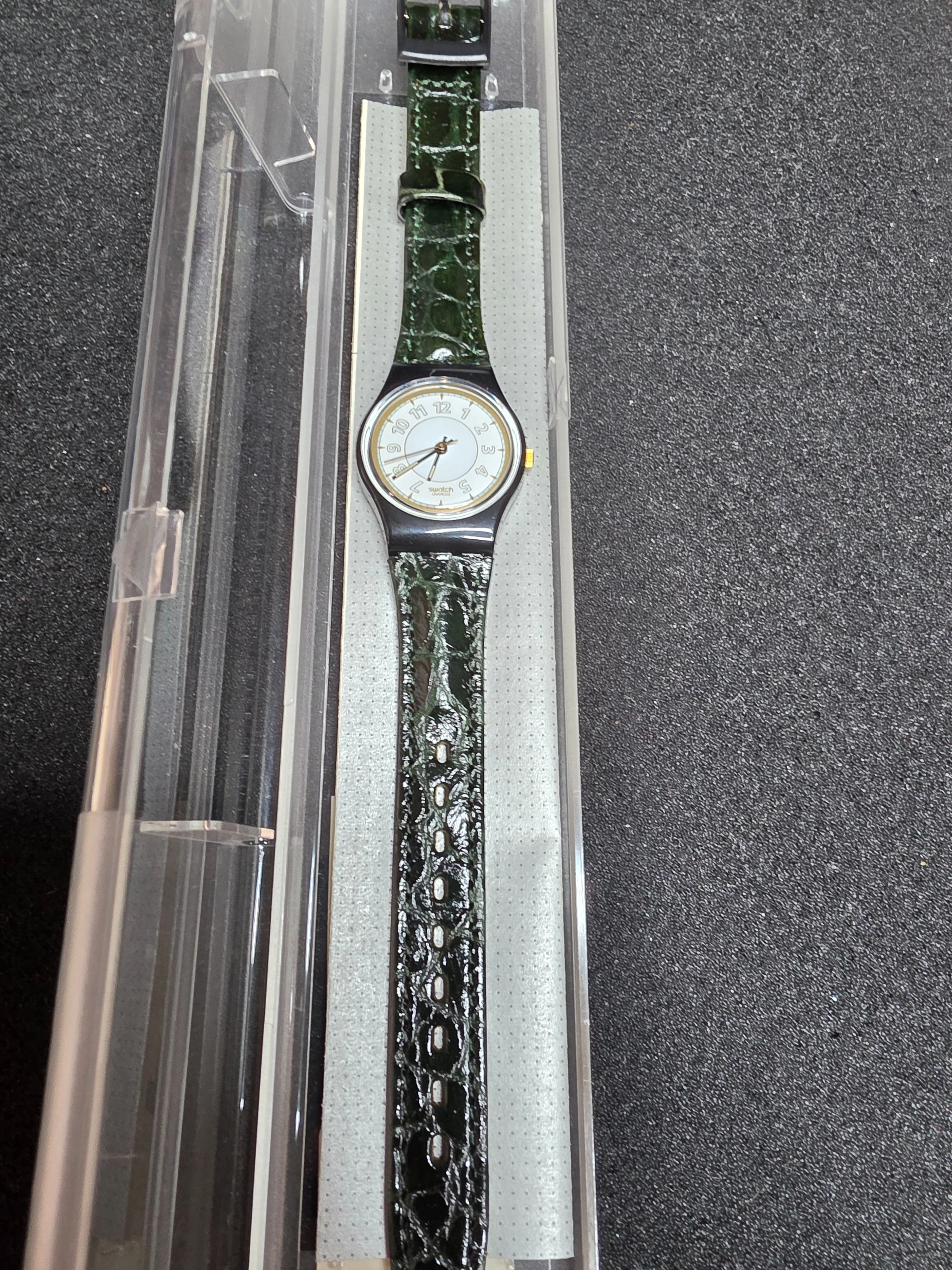 Swatch Lady Raissa LB13Q – 1992 – NOS – Unique Green Strap – view 2