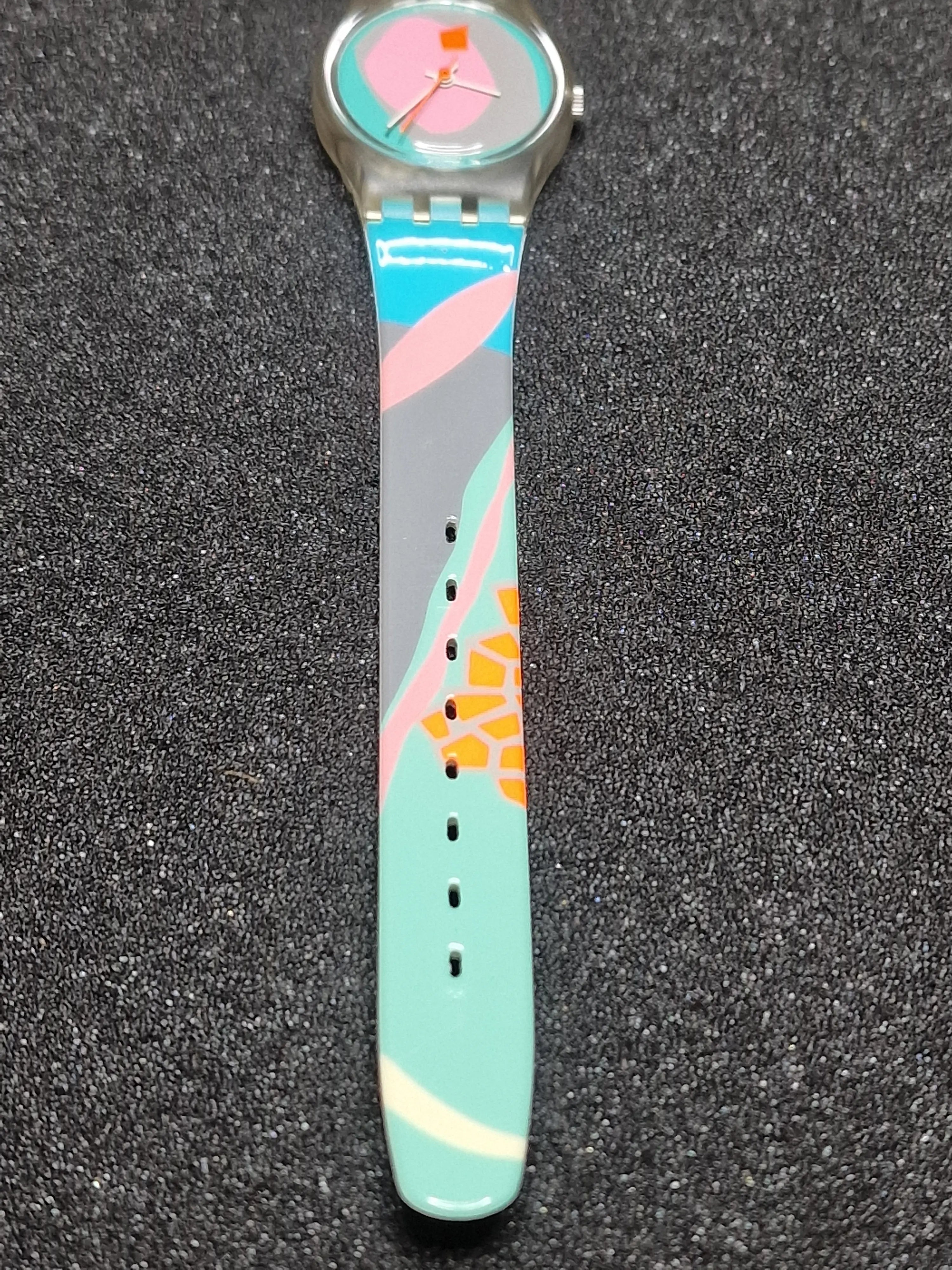 Swatch LK109 “Luna di Capri” (1987) – Playful Italian Summer Design 9