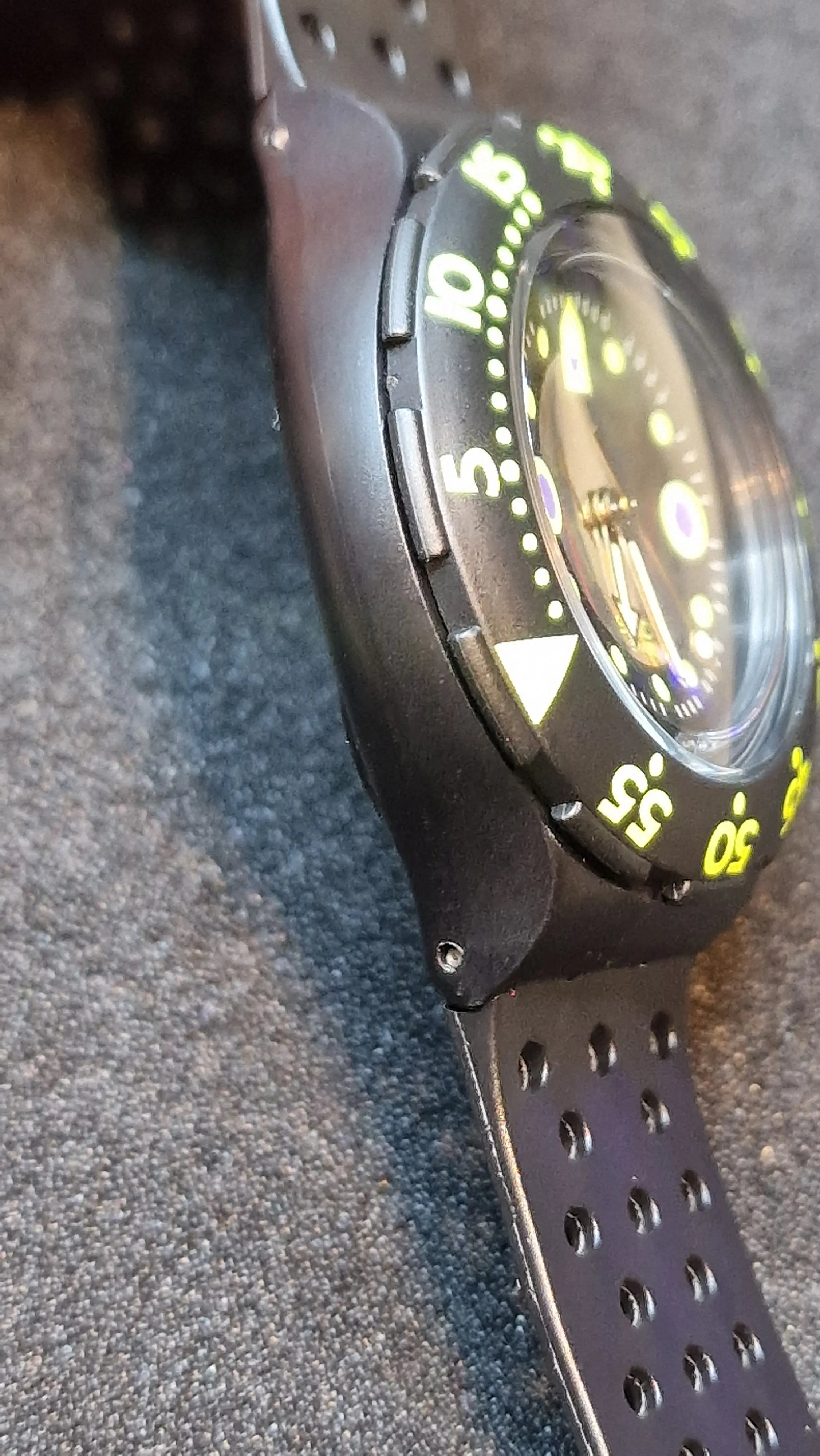 Swatch Scuba 200 – SDB102 “Black Wave” (1991) 5