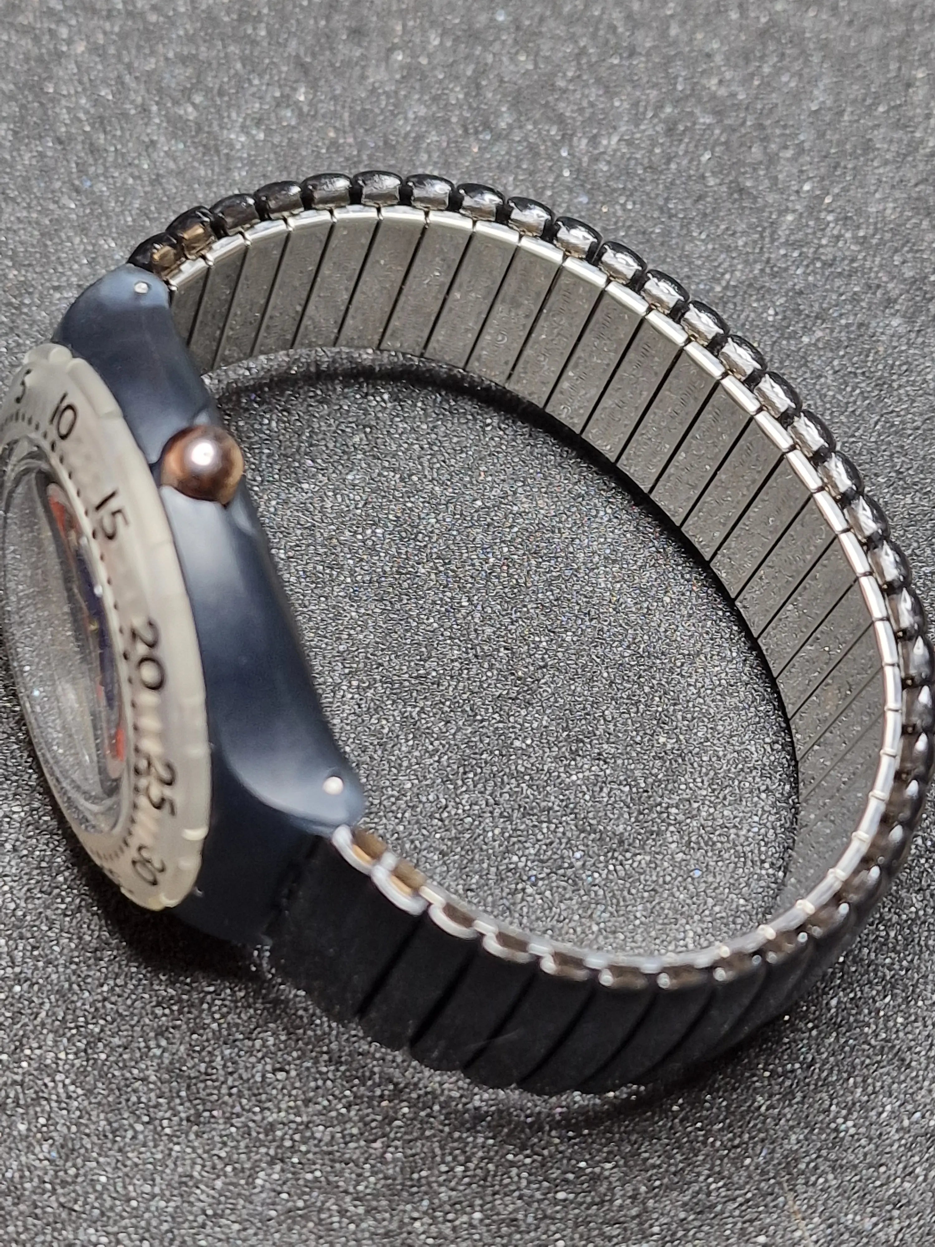 Swatch Scuba 200 SDM100 "Black Gondola" (1994) 8
