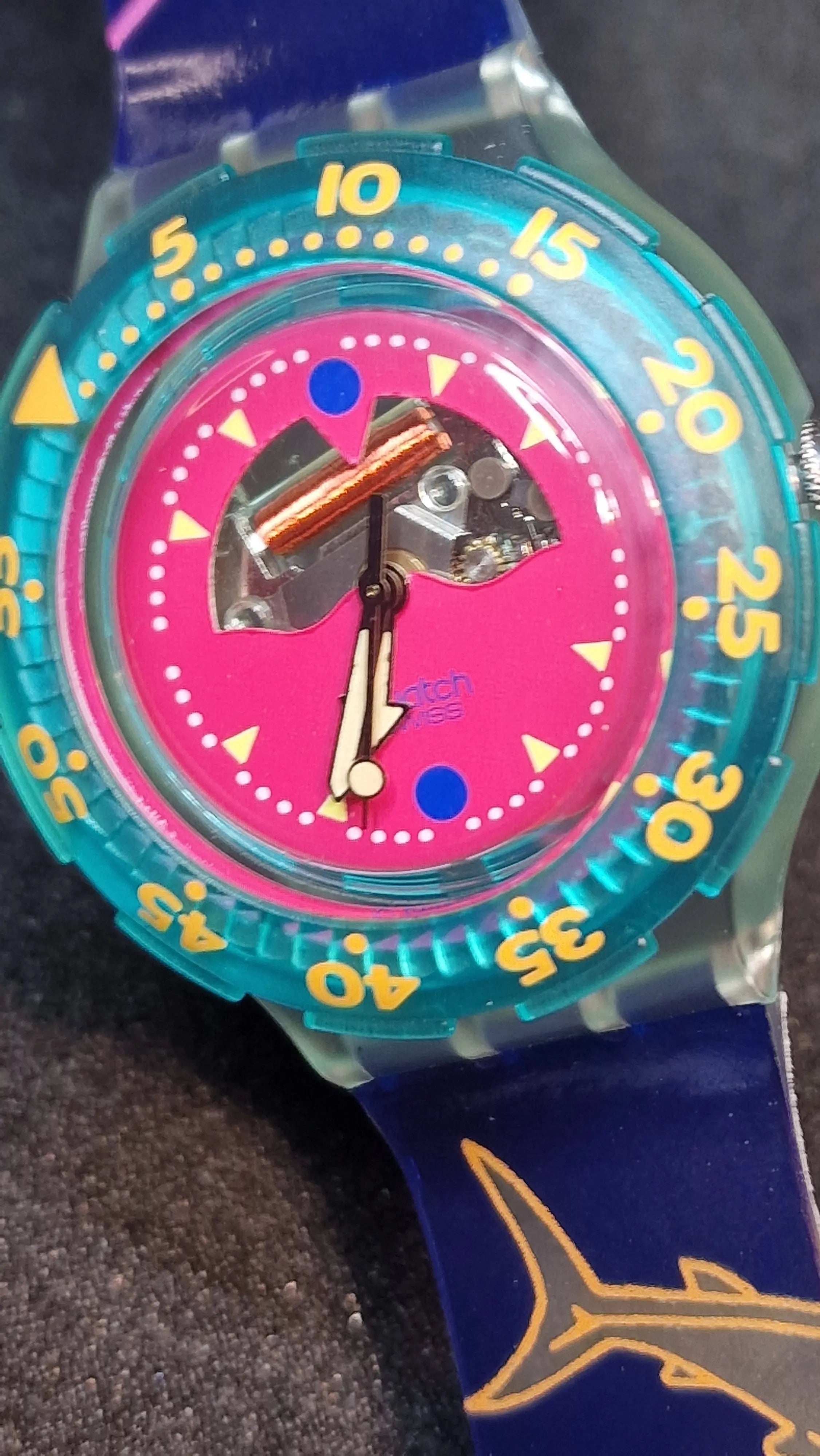 Swatch Scuba 200 – SDN101 Happy Fish (1991) 4