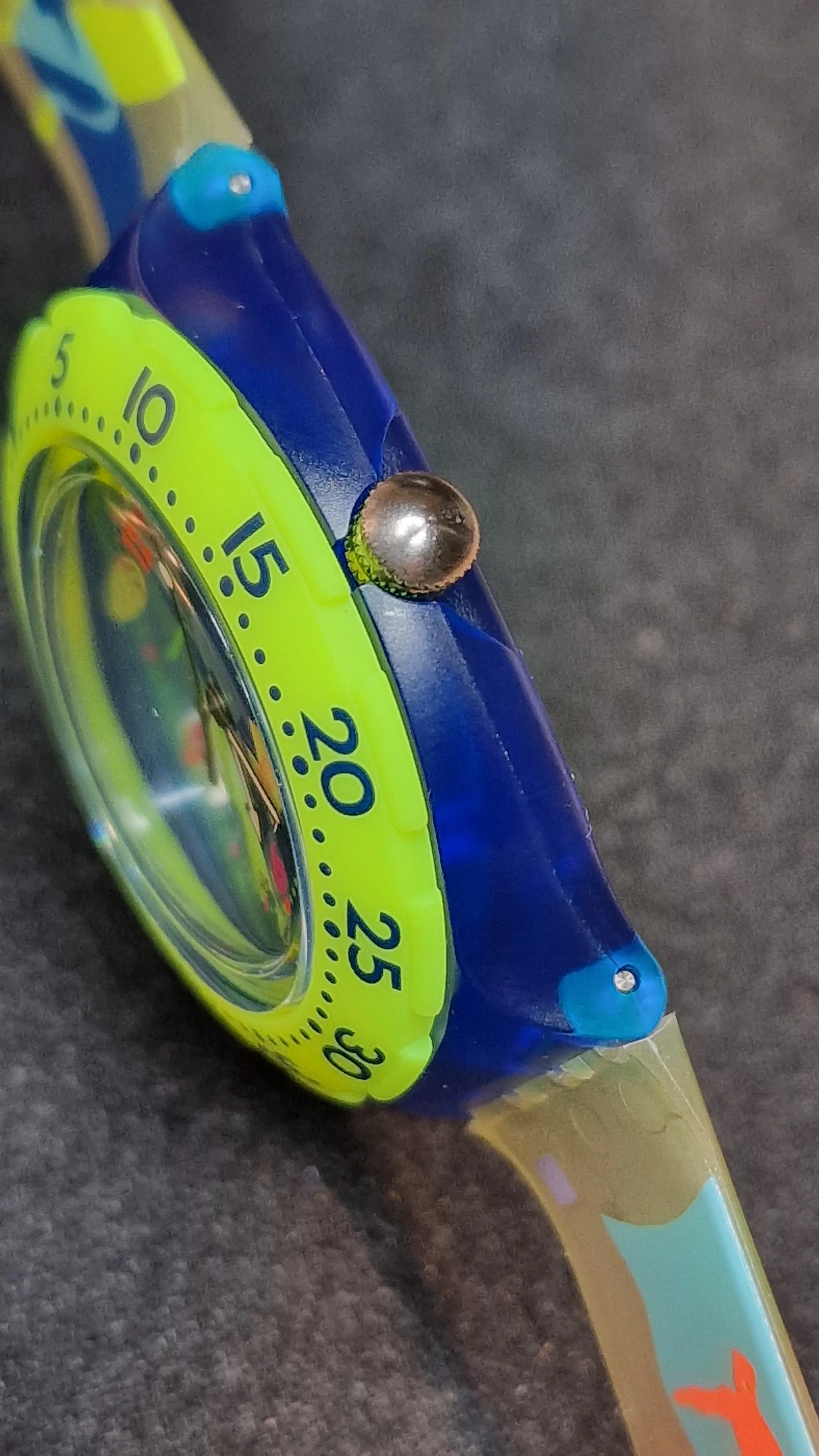 Swatch Scuba “Over the Wave” – SDN105 (1993) – Full Set 6
