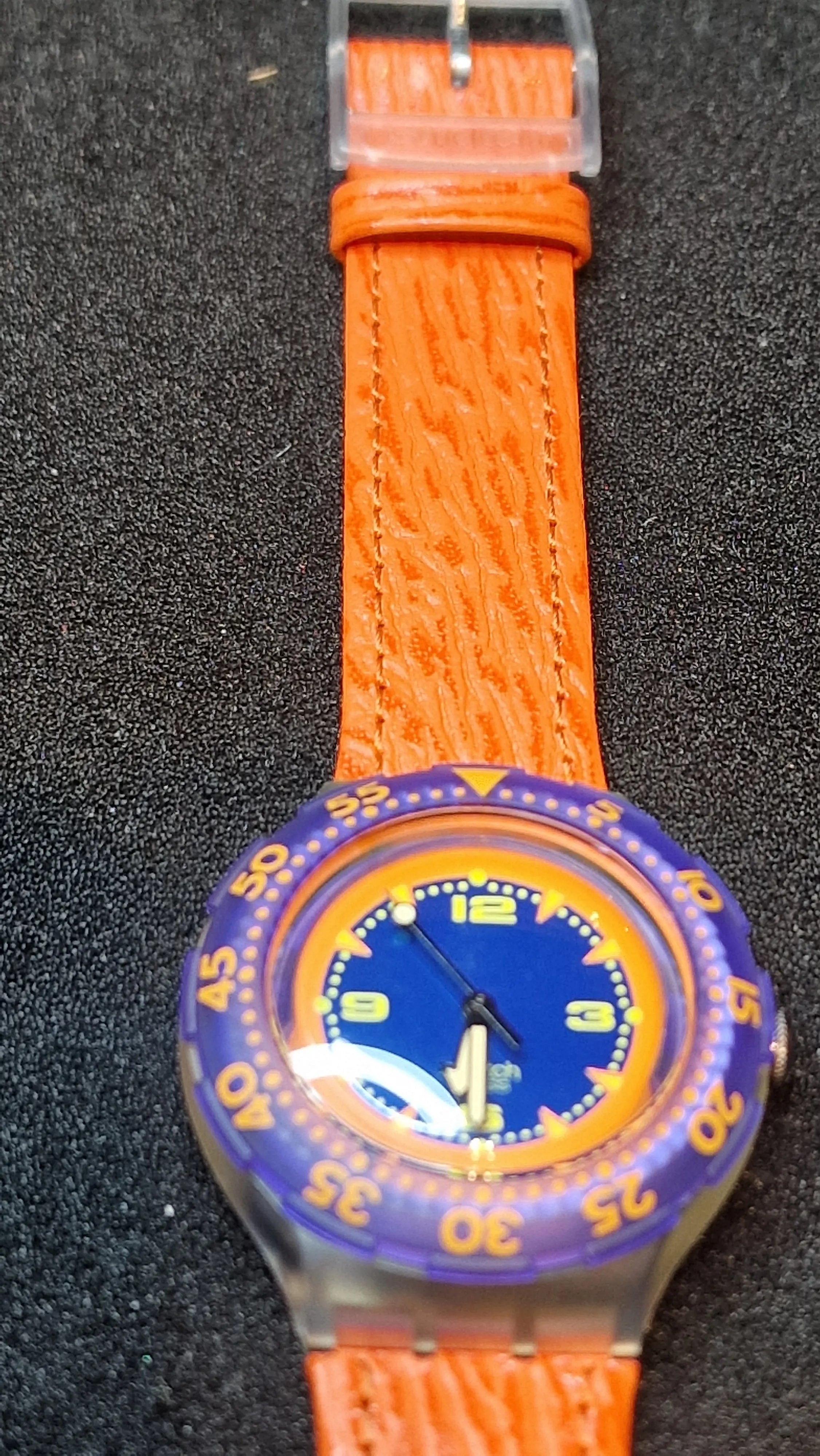 🕒 Swatch Scuba 200 – SDK106 “Red Island” (1992) 9