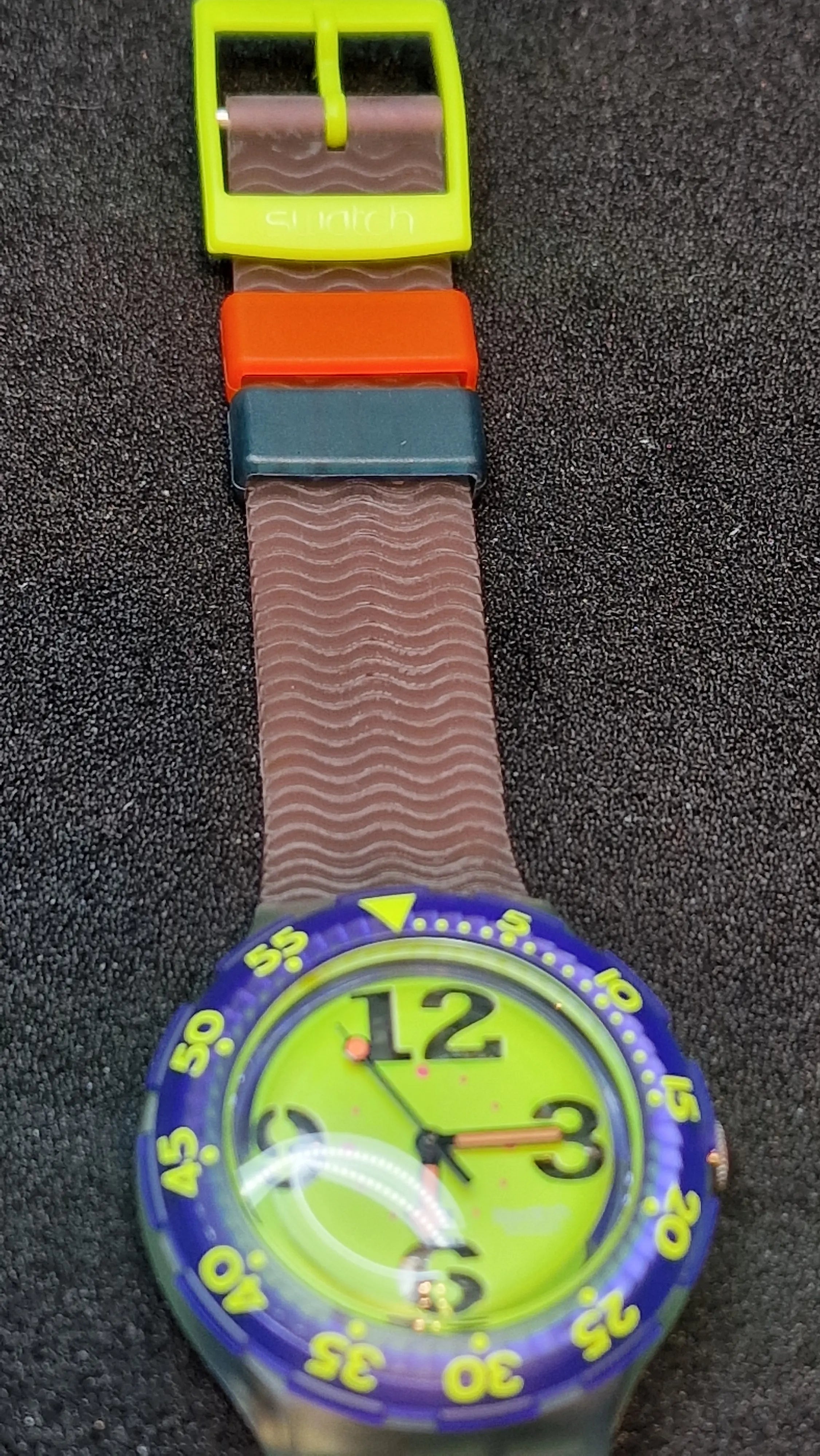 Swatch Scuba SDN103 “Spray Up” – 1992 Vintage Diver (200m WR) 9