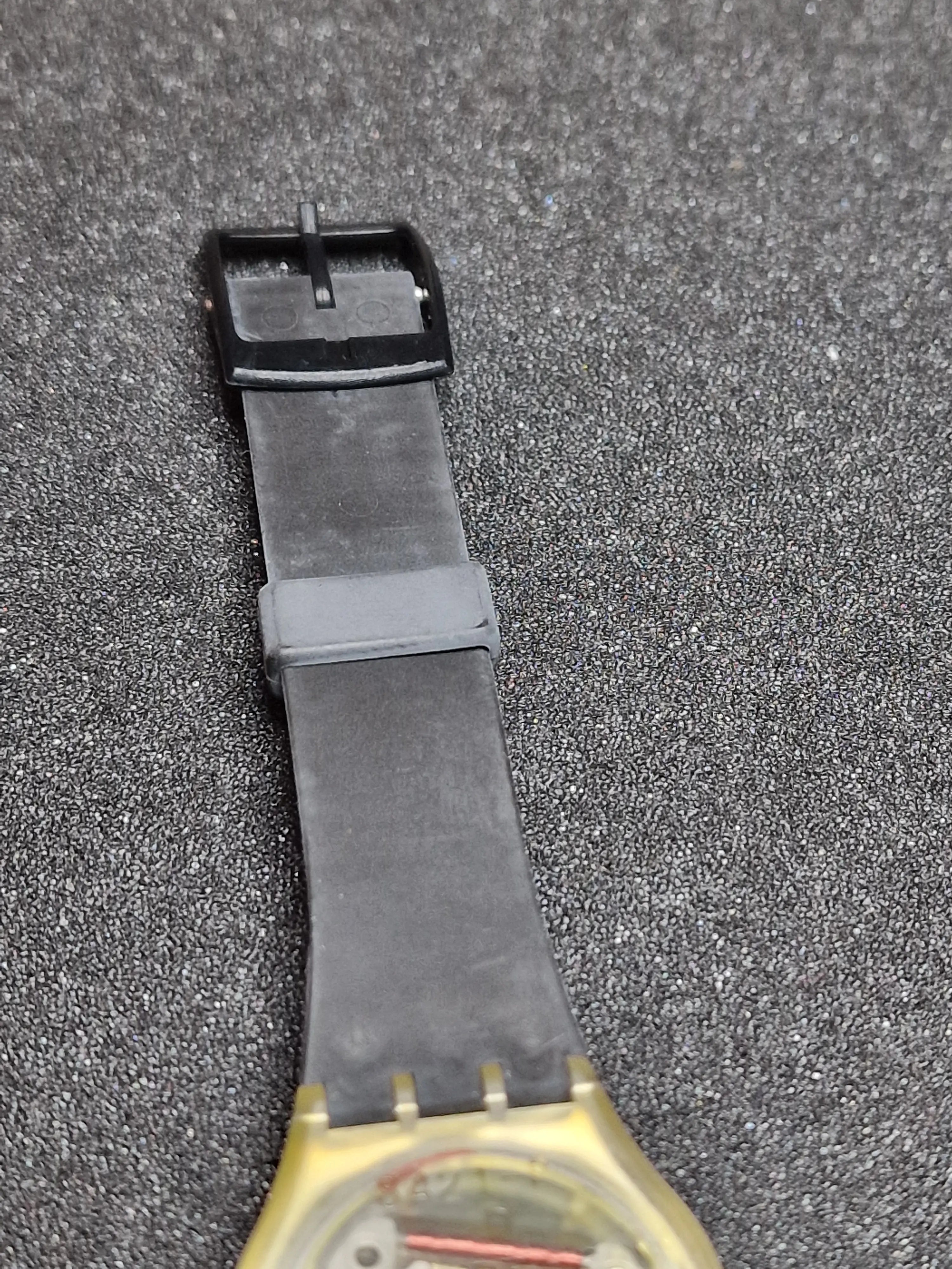 Swatch GX101 “Heartbreak” (1988) – Transparent Skeleton Classic 10