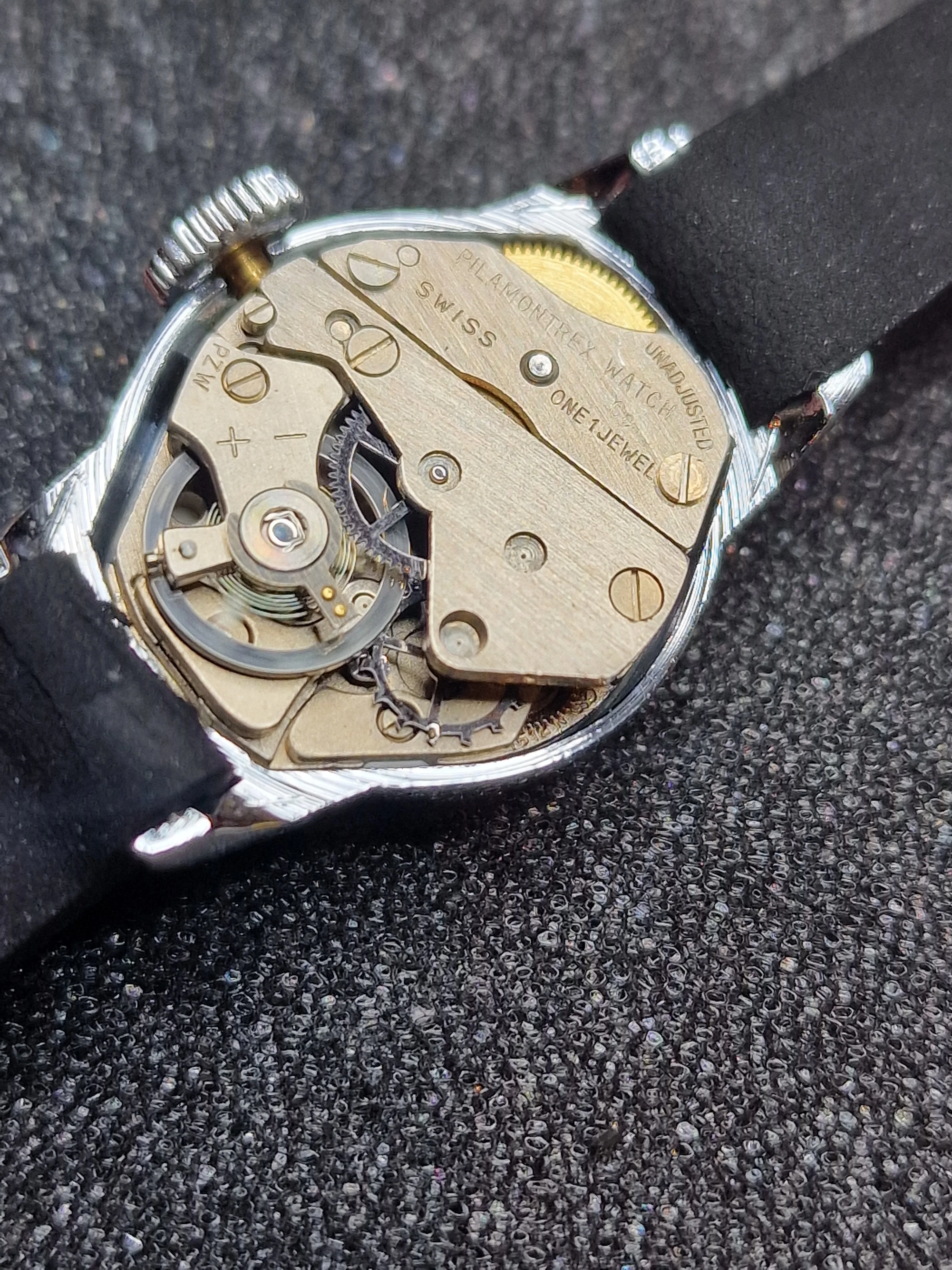 Tiny Vintage Ladies' Watch "MONTREU" – 1950s/60s, Hand-Wound, Swiss Made, Unworn 9