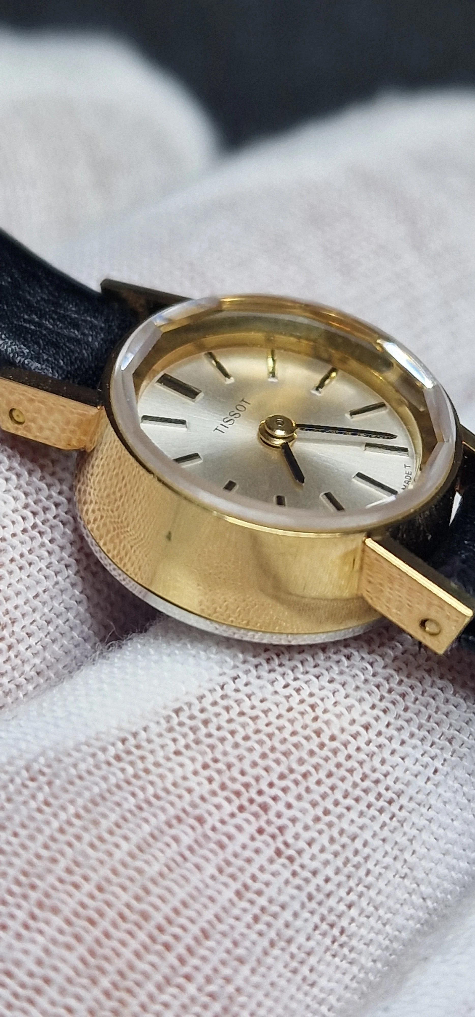 UNWORN! 1960s Vintage TISSOT "Art Deco" – Hand-Wound, 17.5mm, NOS from Old Stock 4