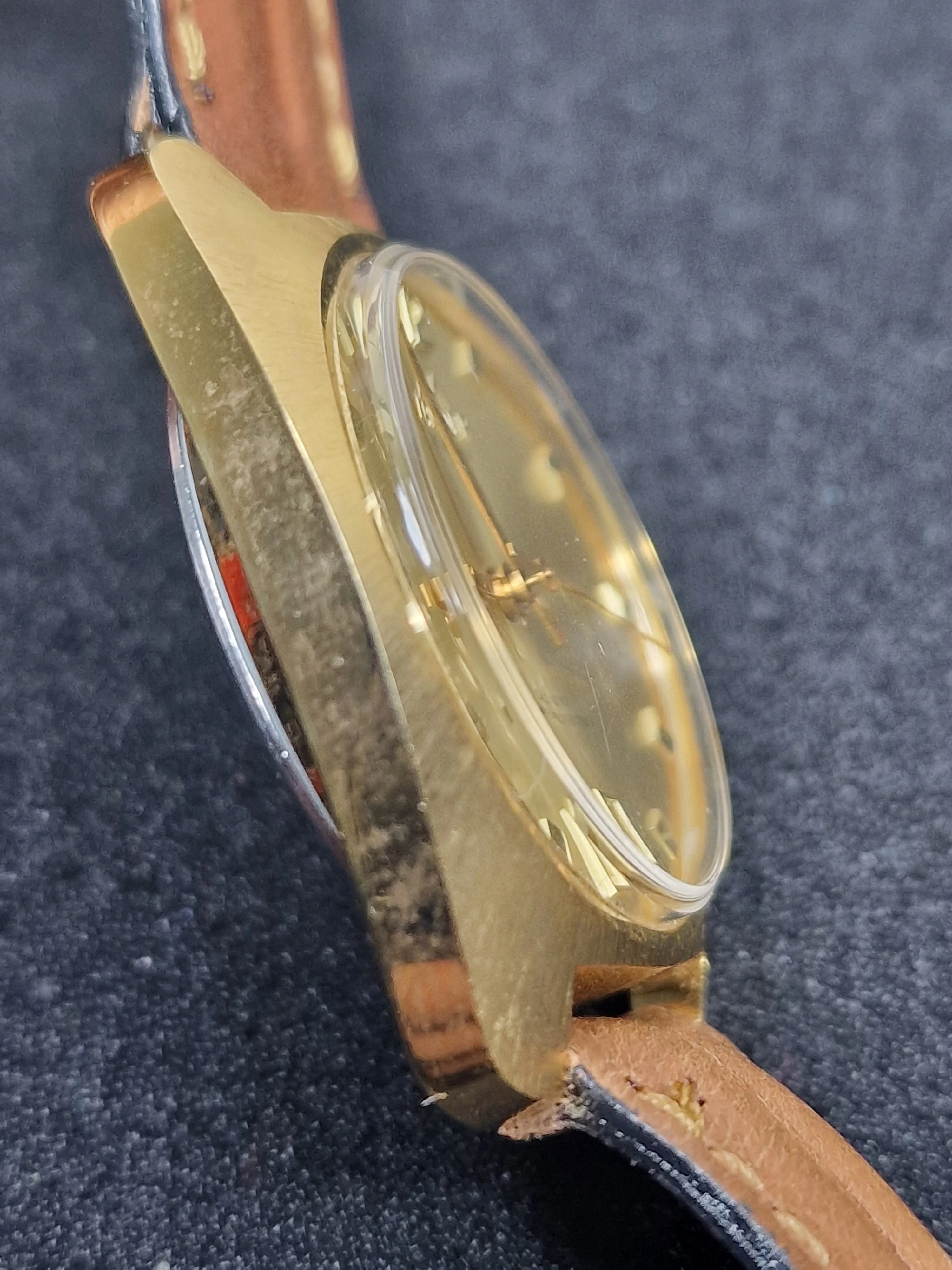 🕰️ Unworn Vintage Calendar Watch "KANDER" – Swiss Made, Hand-Wound, 60s/70s, Ultra Slim 8