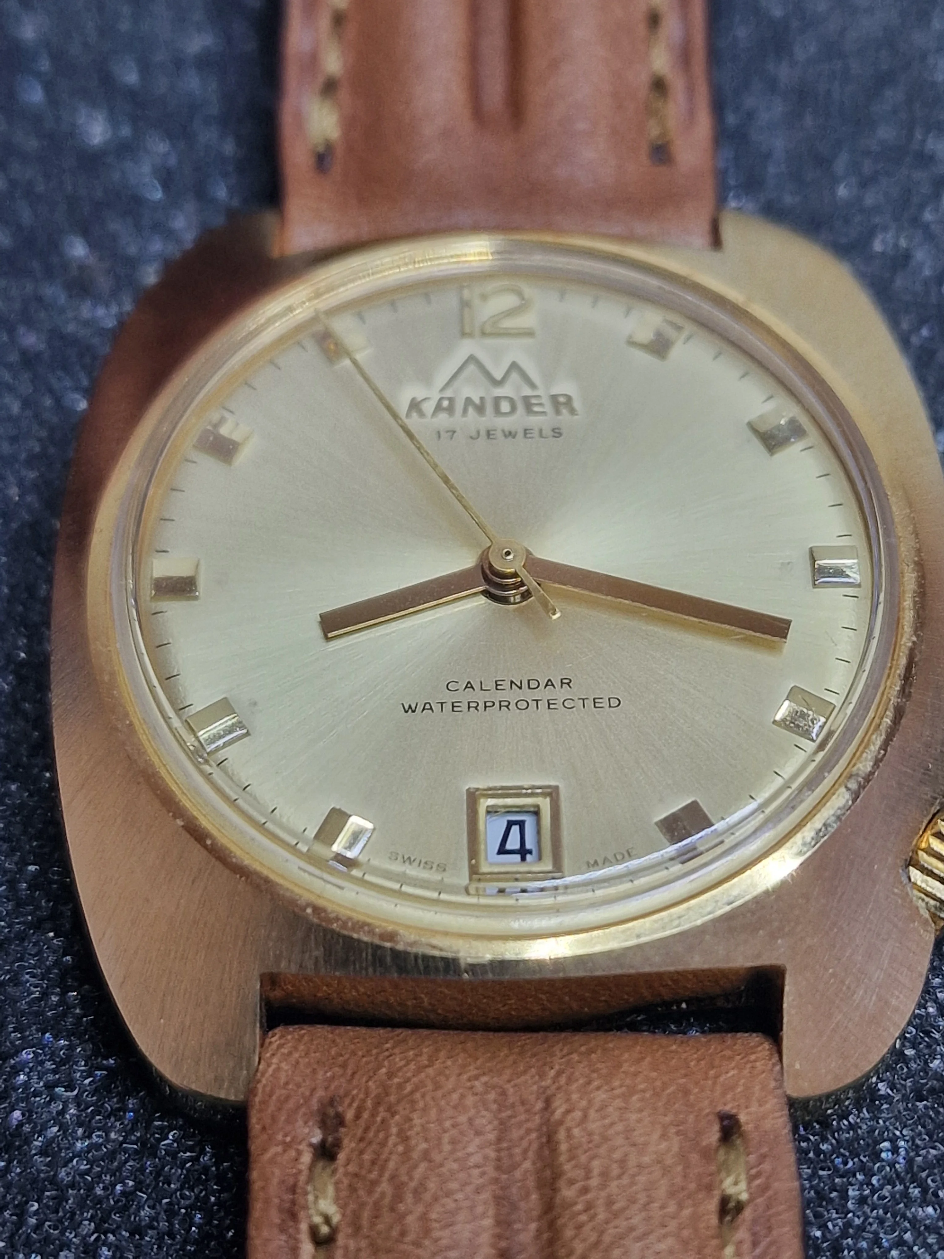 Unworn Vintage Calendar Watch "KANDER" – Swiss Made, Hand-Wound, 60s/70s, Ultra Slim 2