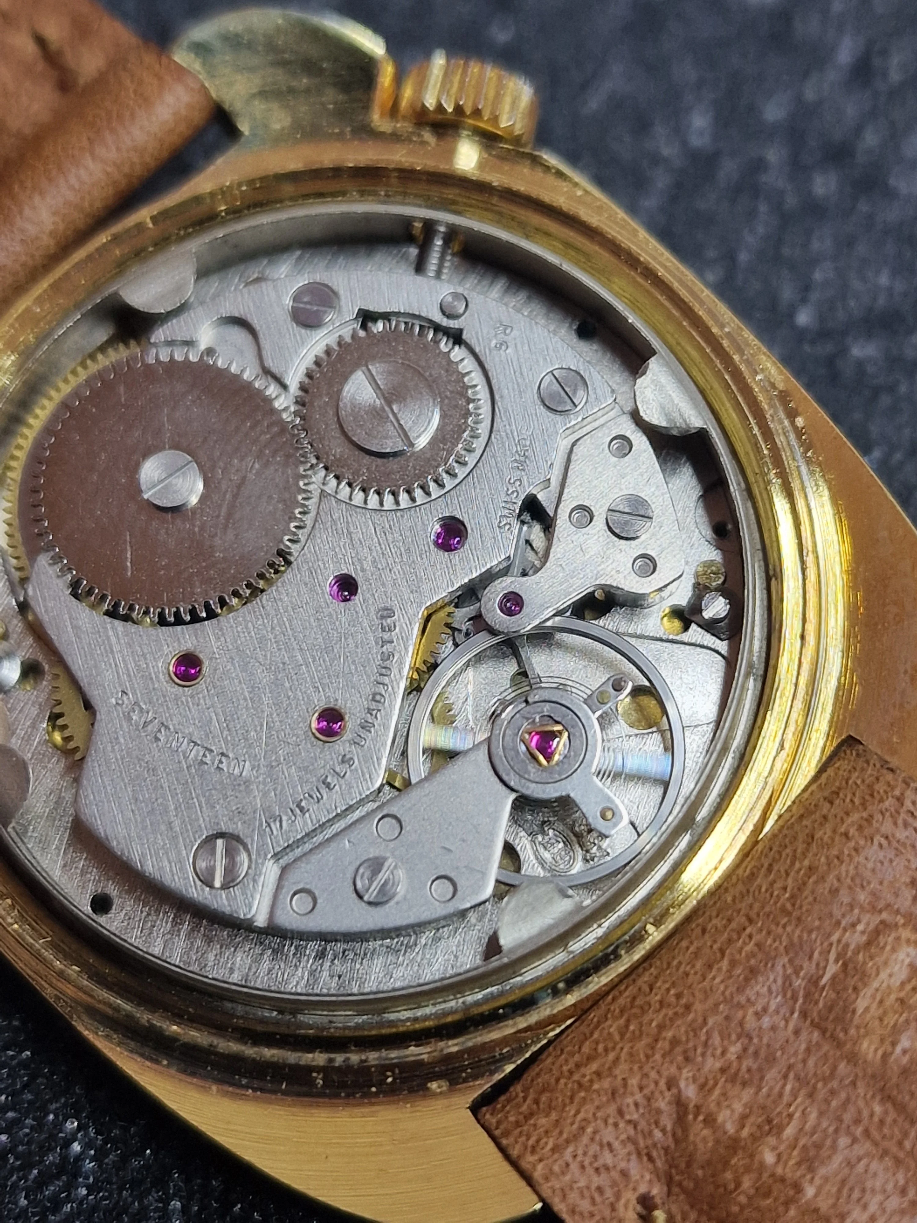 Unworn Vintage Calendar Watch "KANDER" – Swiss Made, Hand-Wound, 60s/70s, Ultra Slim 9
