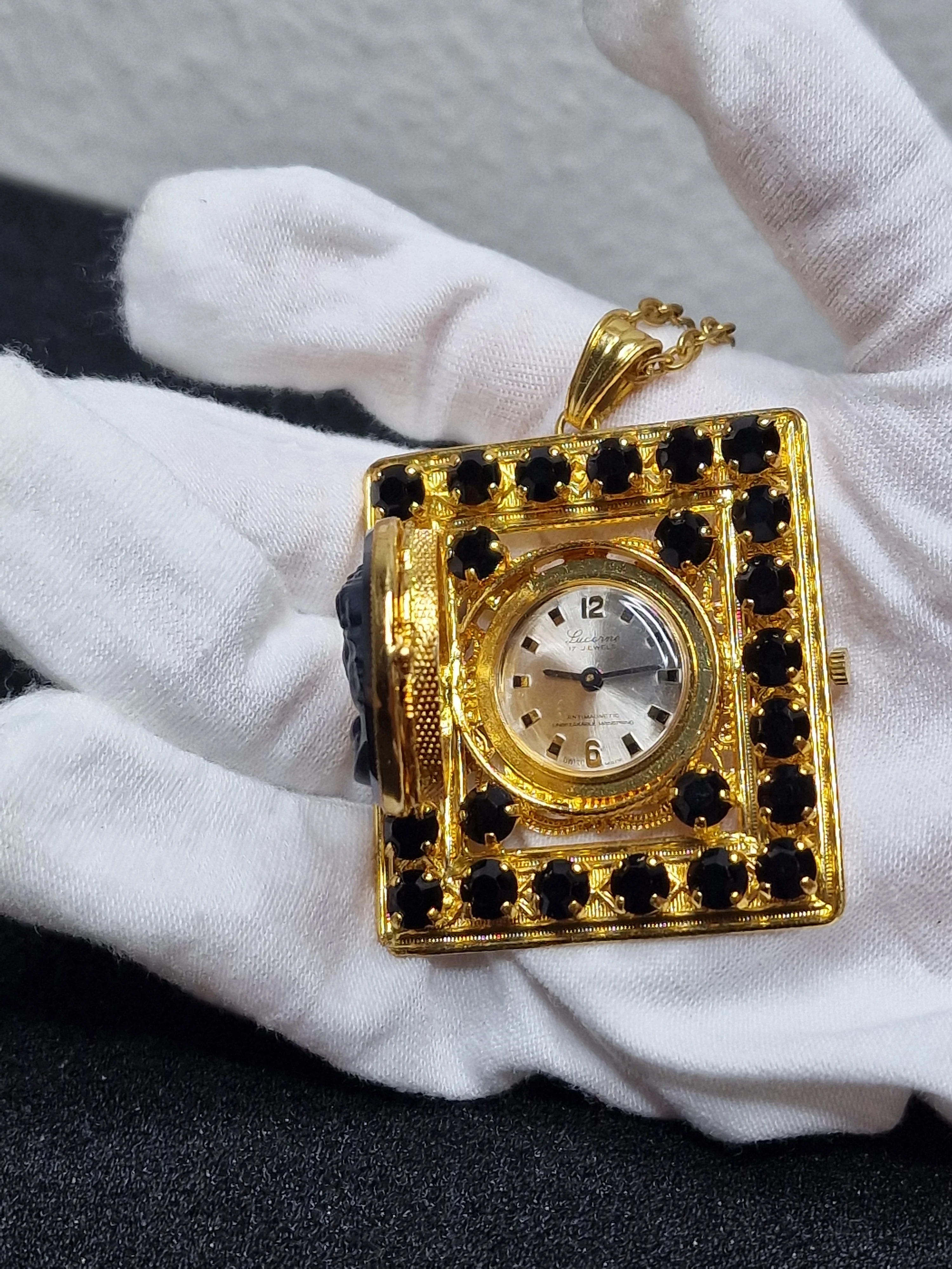Unworn Vintage Chain Watch – Swiss Made, Hand-Wound, 60s/70s, New Old Stock 7