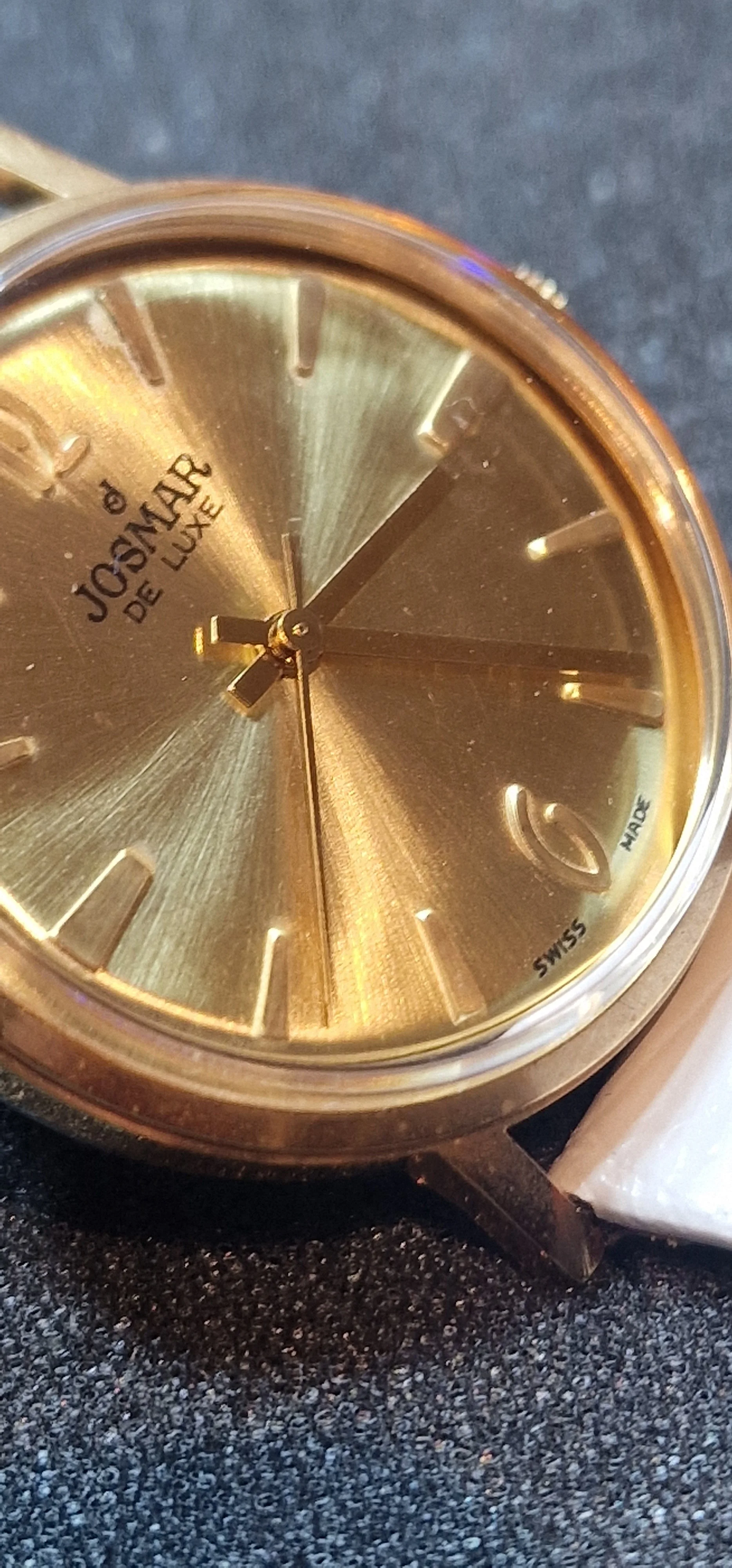 Unworn Vintage Josmar Hand-Wound Watch – Swiss Made, 1960s, 34mm, Gold-Tone 6
