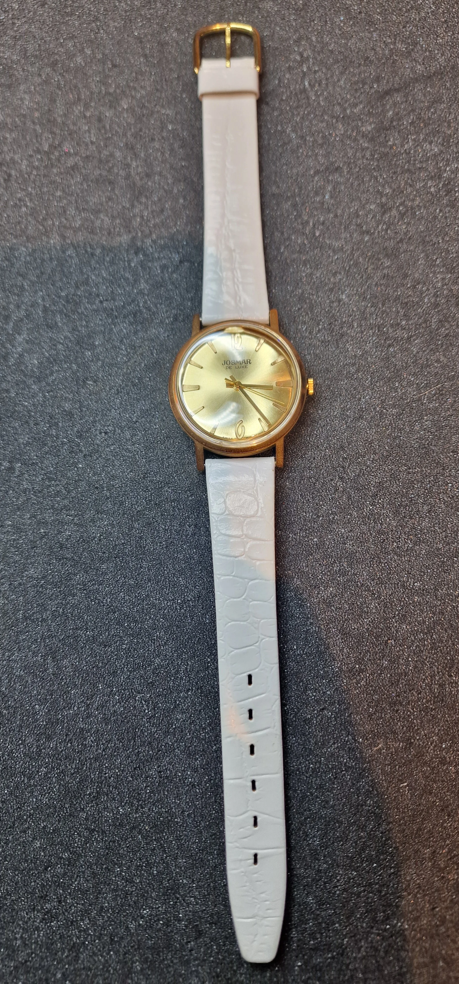 Unworn Vintage Josmar Hand-Wound Watch – Swiss Made, 1960s, 34mm, Gold-Tone 9