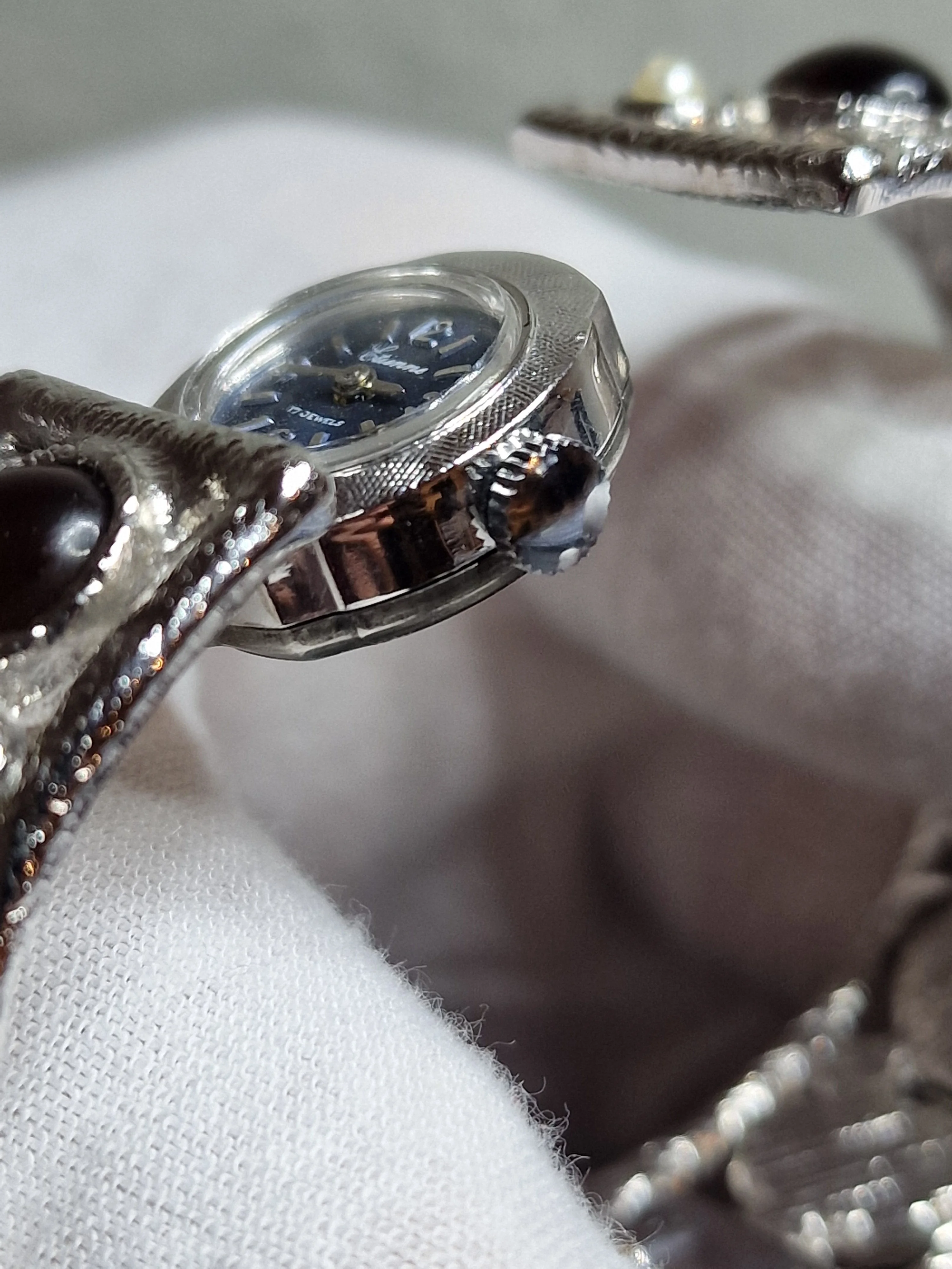 Unworn Vintage Ladies' Clasp Watch "ETIENNE" – Swiss Made, Hand-Wound, 1970s, Old Stock 5