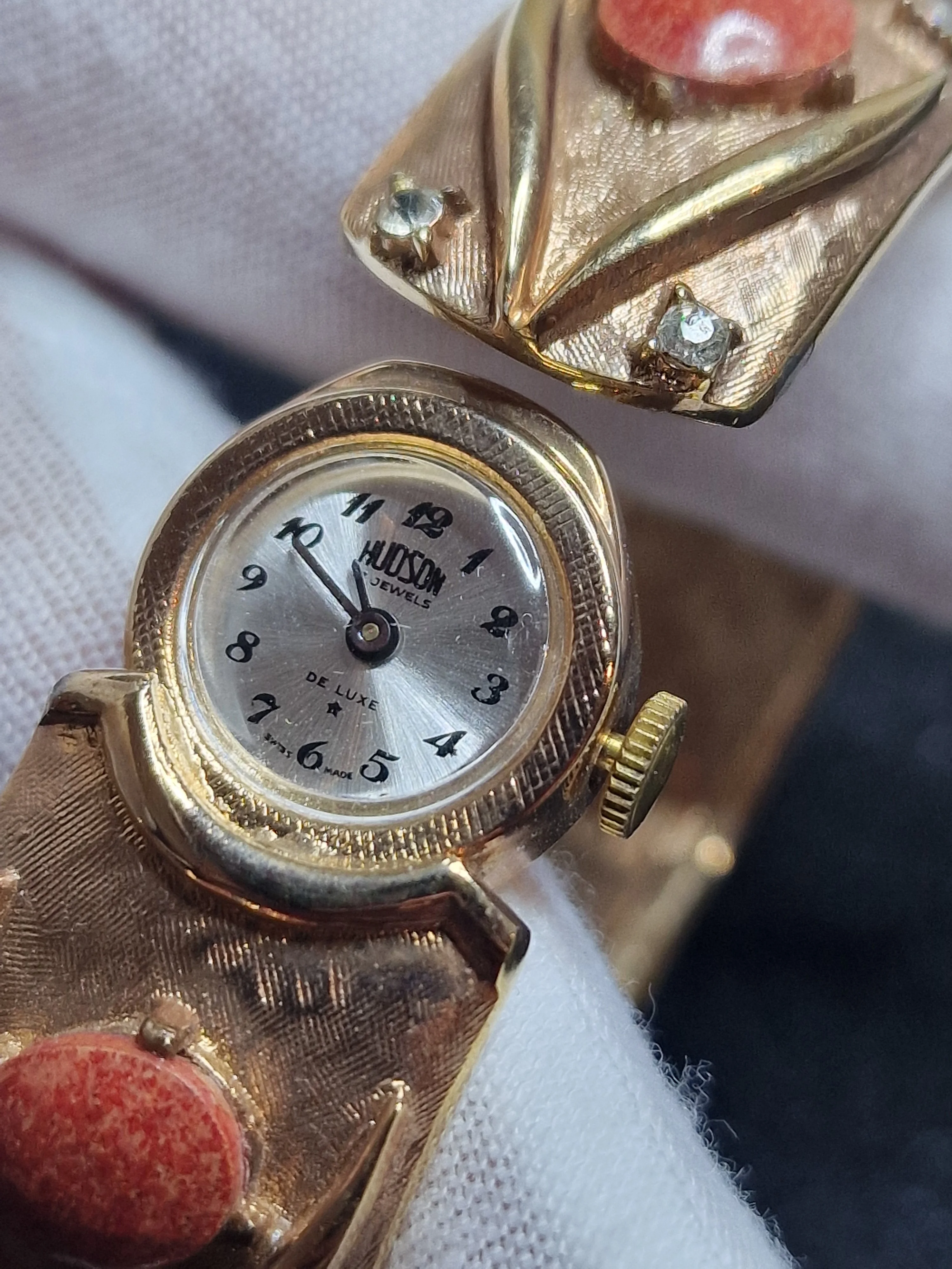 💎 Unworn Vintage Ladies' Clasp Watch "HUDSON de Luxe" – Swiss Made, Hand-Wound, 1960s 2