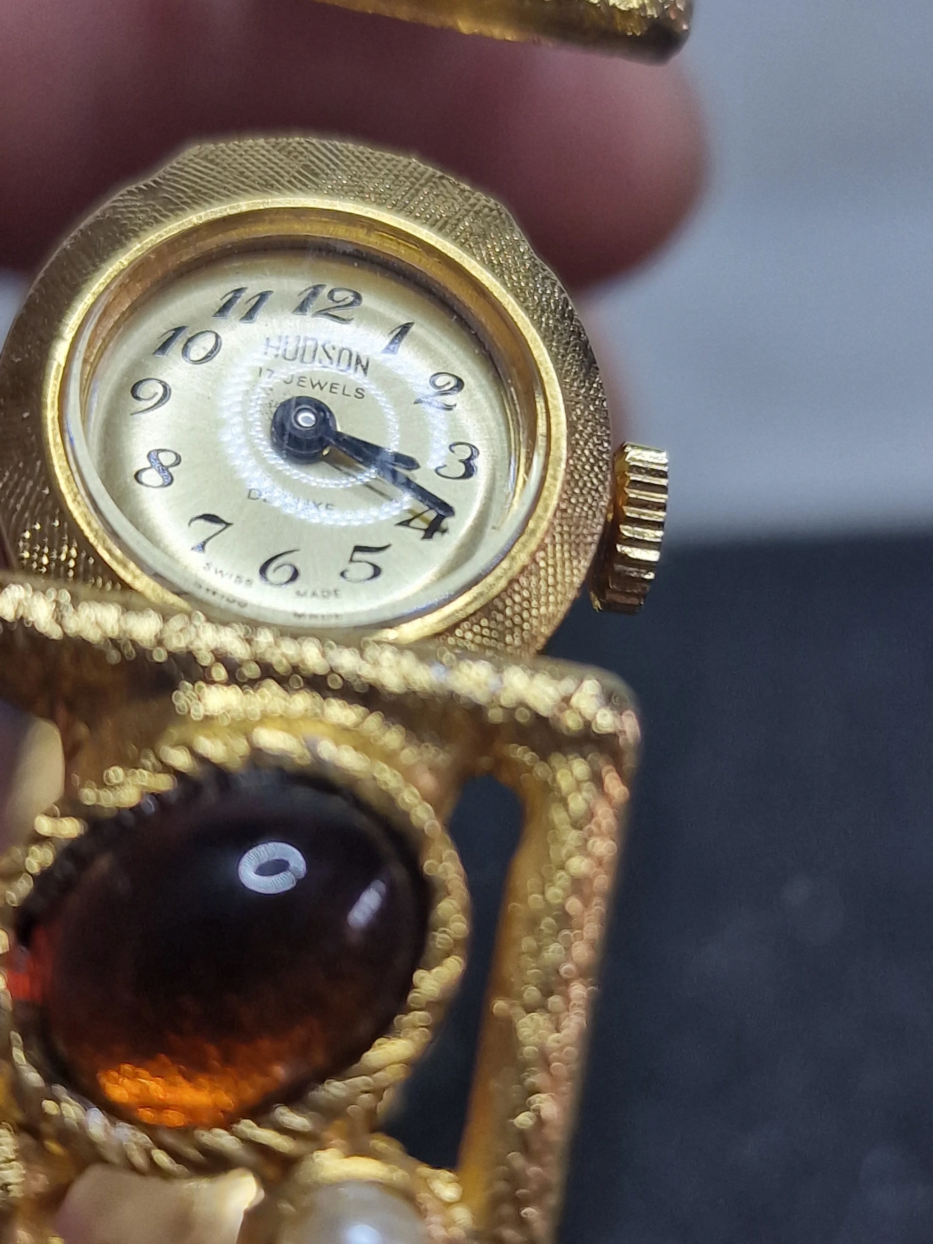 Unworn Vintage Ladies' Clasp Watch "HUDSON De Luxe" – Swiss Made, Hand-Wound, 1970s 5