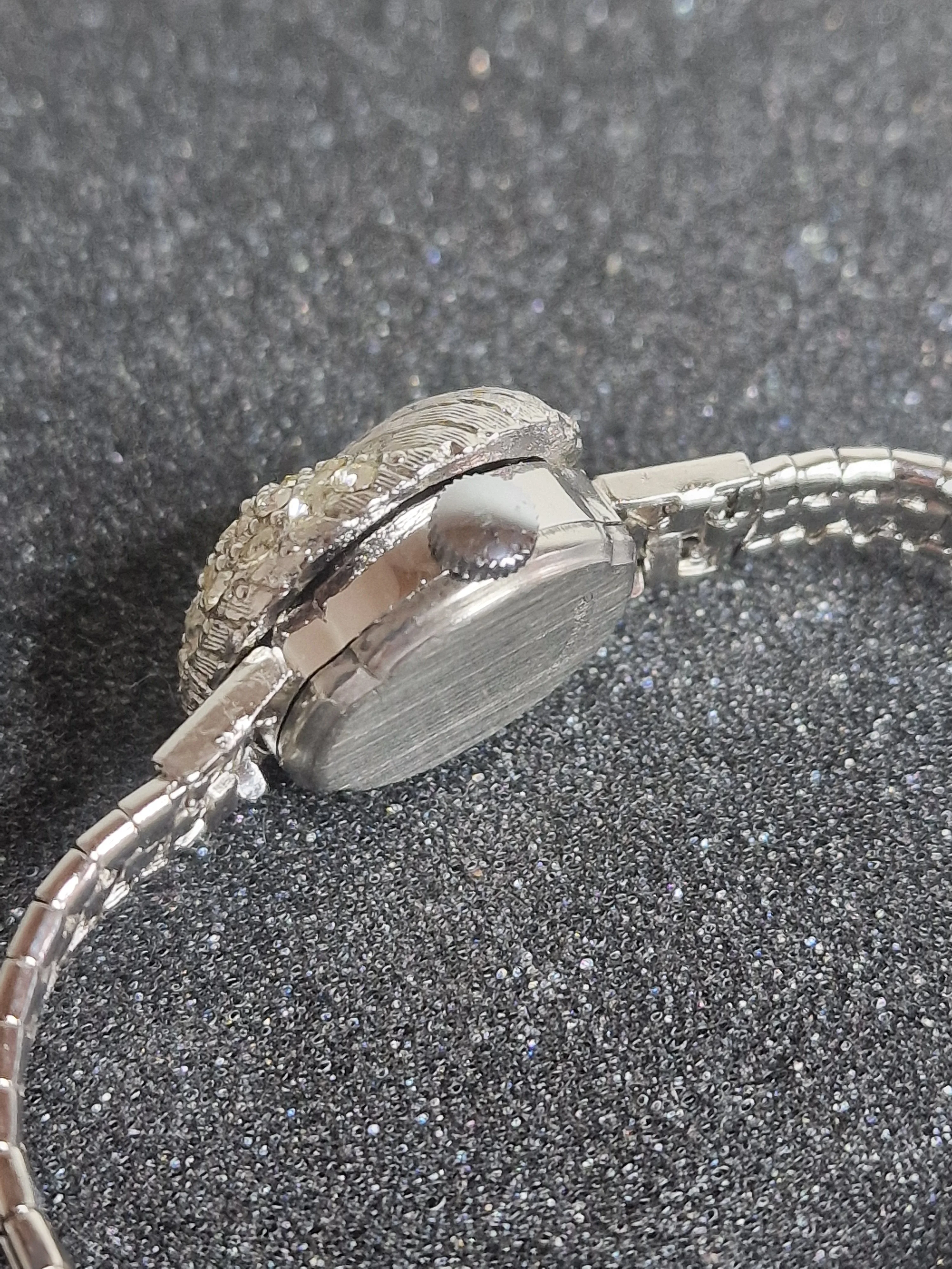 Unworn Vintage Ladies' Jewelry Watch "F.H.B." – Swiss Made, Hand-Wound, Late 1960s 8