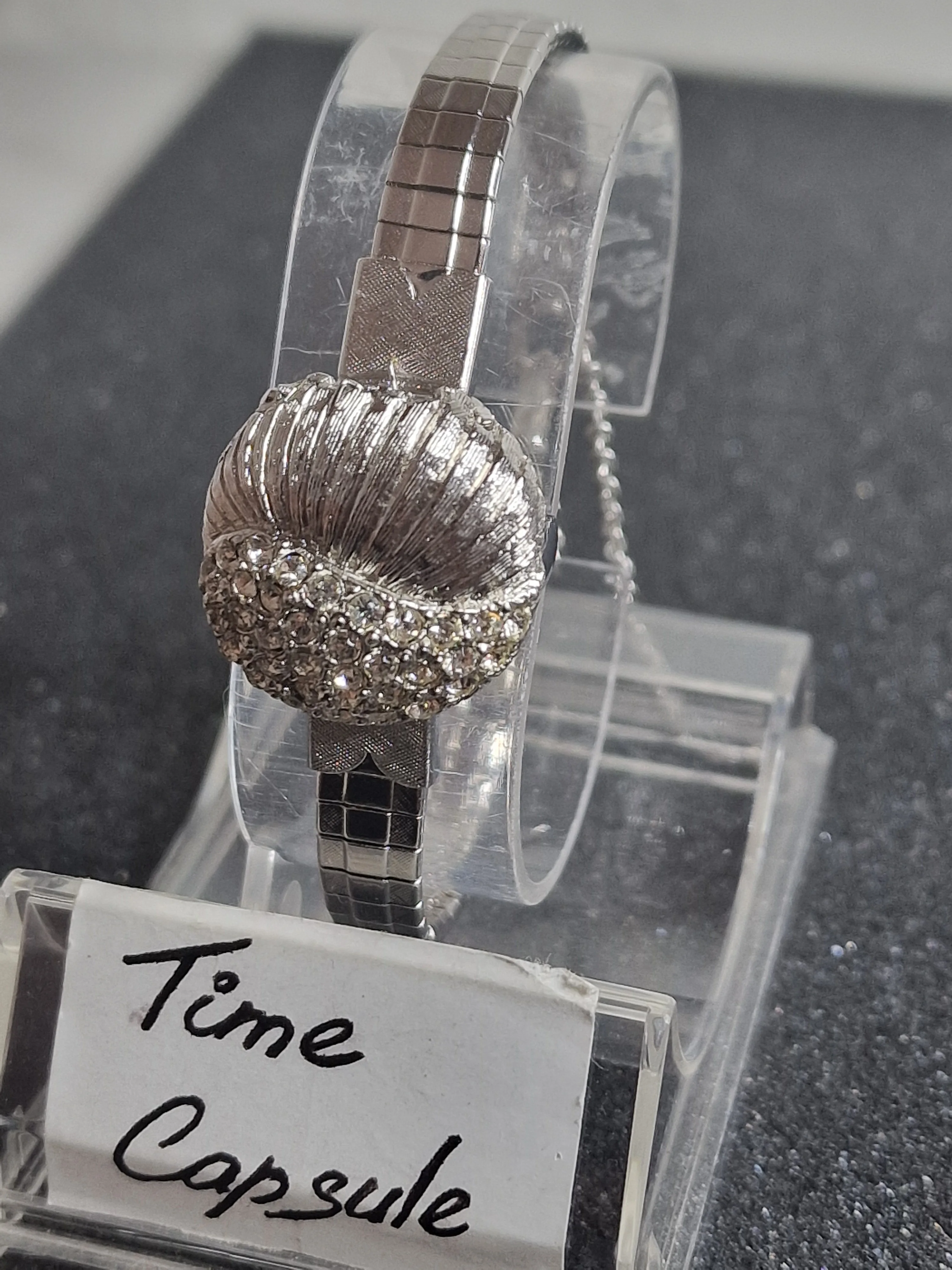 Unworn Vintage Ladies' Jewelry Watch "F.H.B." – Swiss Made, Hand-Wound, Late 1960s 9