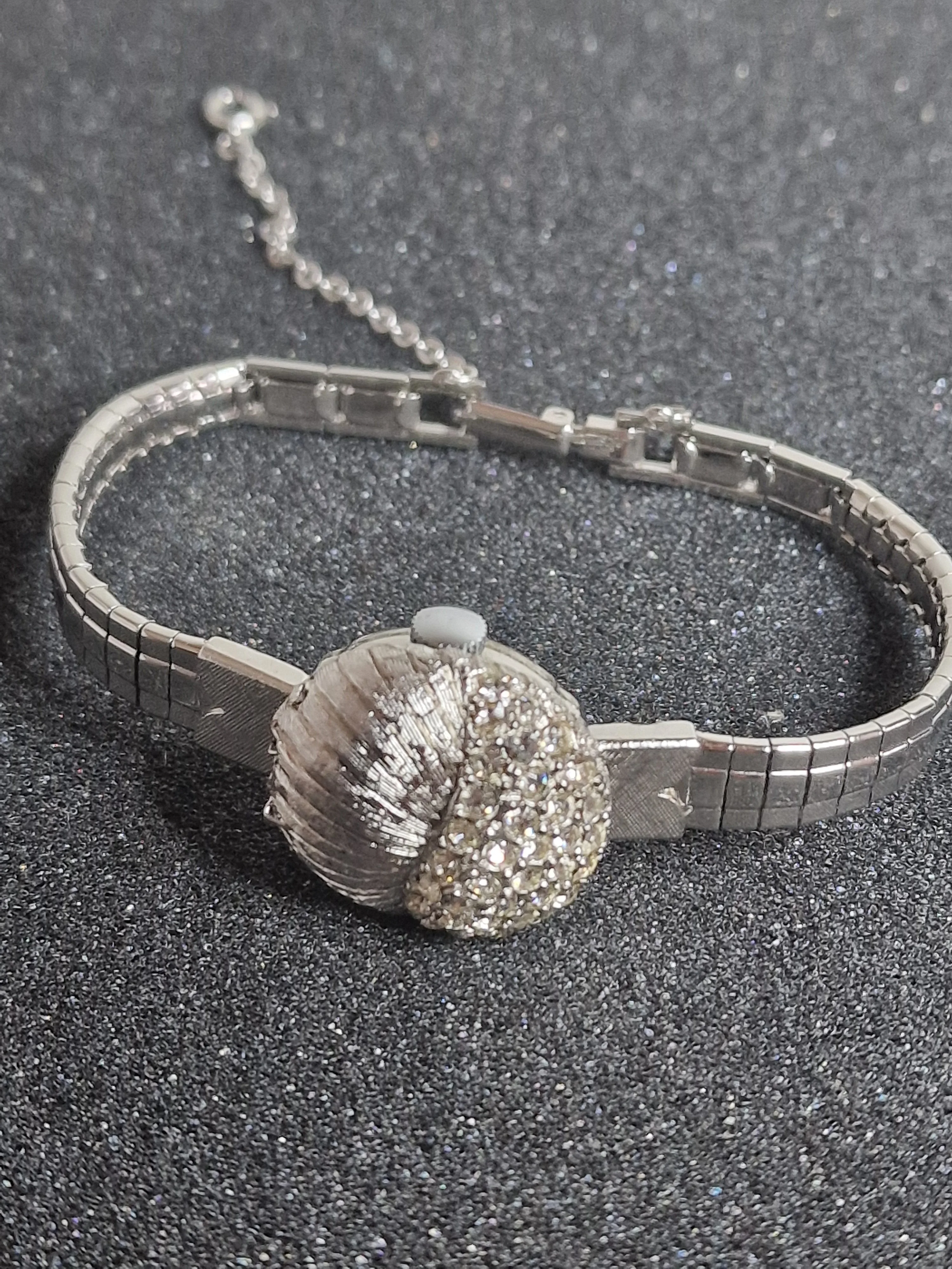 Unworn Vintage Ladies' Jewelry Watch "F.H.B." – Swiss Made, Hand-Wound, Late 1960s 10
