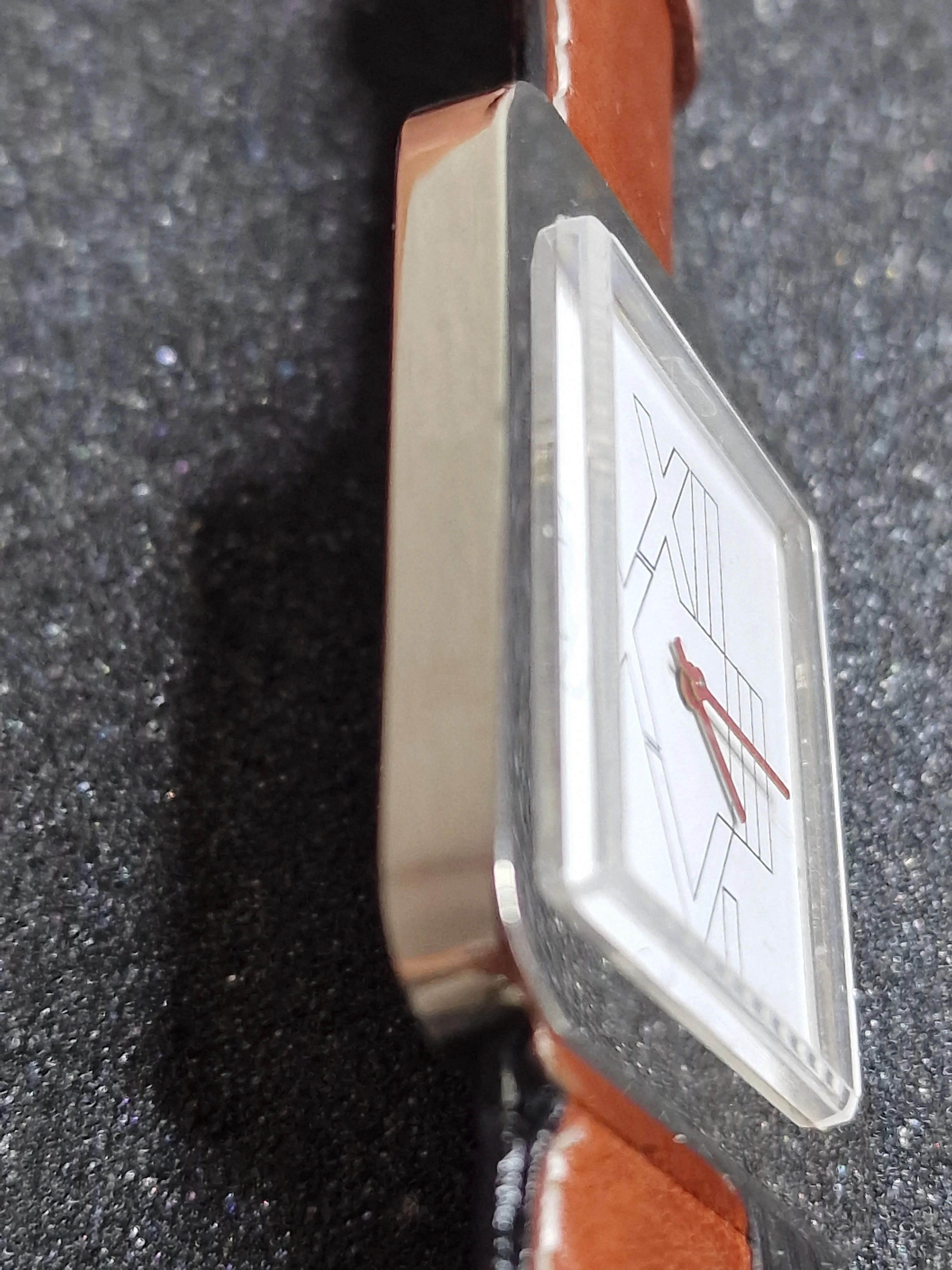 Unworn Vintage Quartz Watch – 1980s or Older, 44mm, Old Stock 3