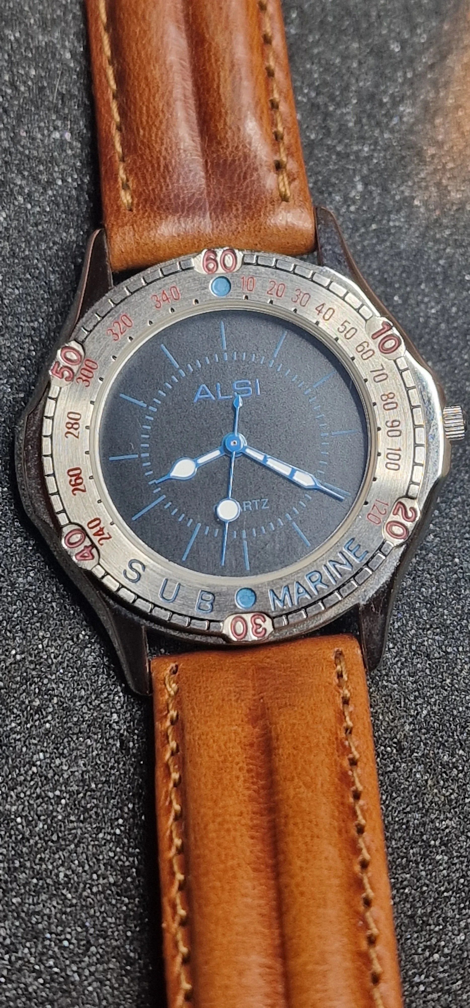 🕶️ Unworn Vintage Quartz Watch "ALSI Sub Marine" – Swiss Made, 36mm, Old Stock - 4