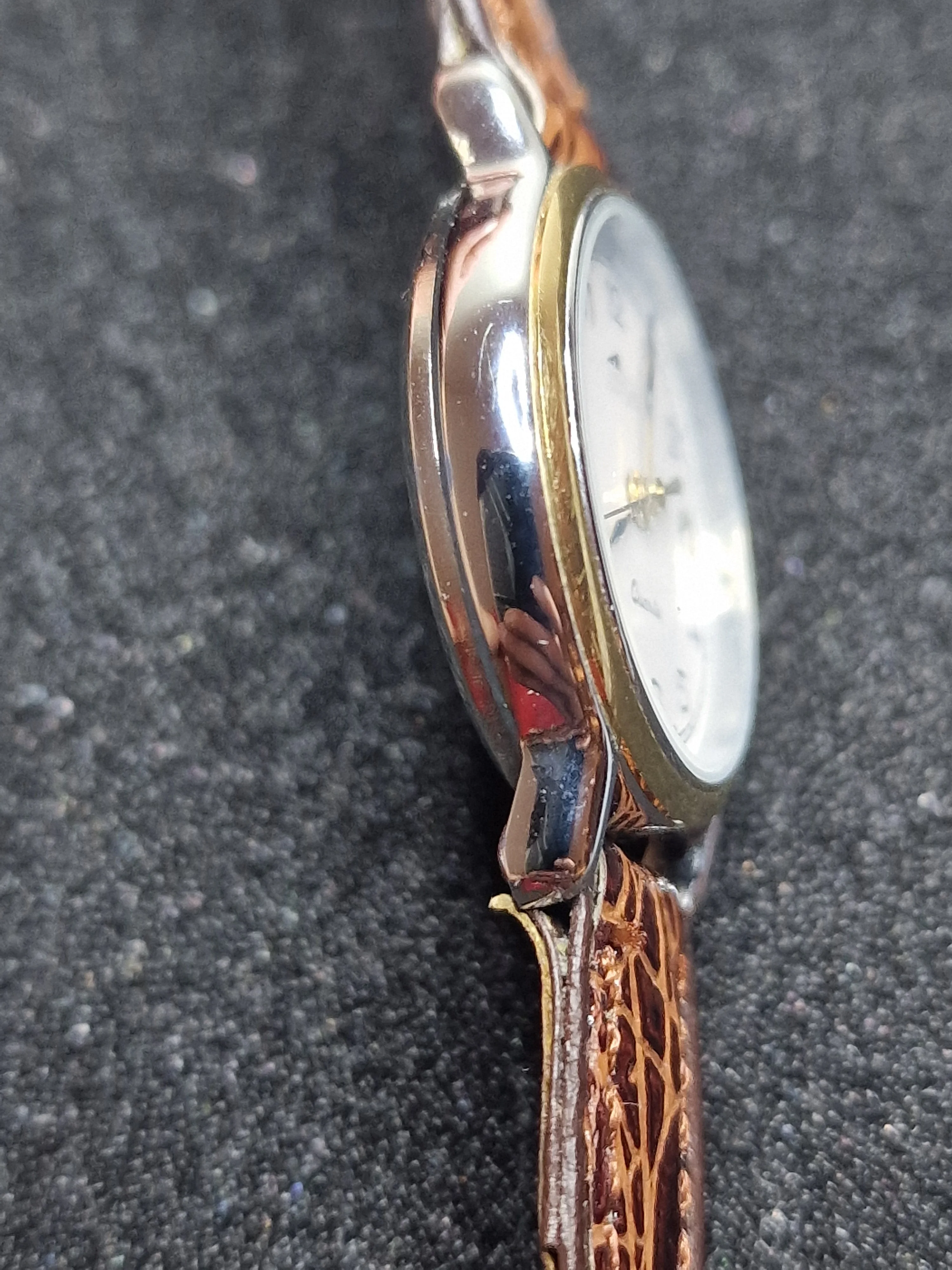 Unworn Vintage Quartz Watch "LOTUS" – Swiss Made, Date Display, 1970s, Old Stock 3