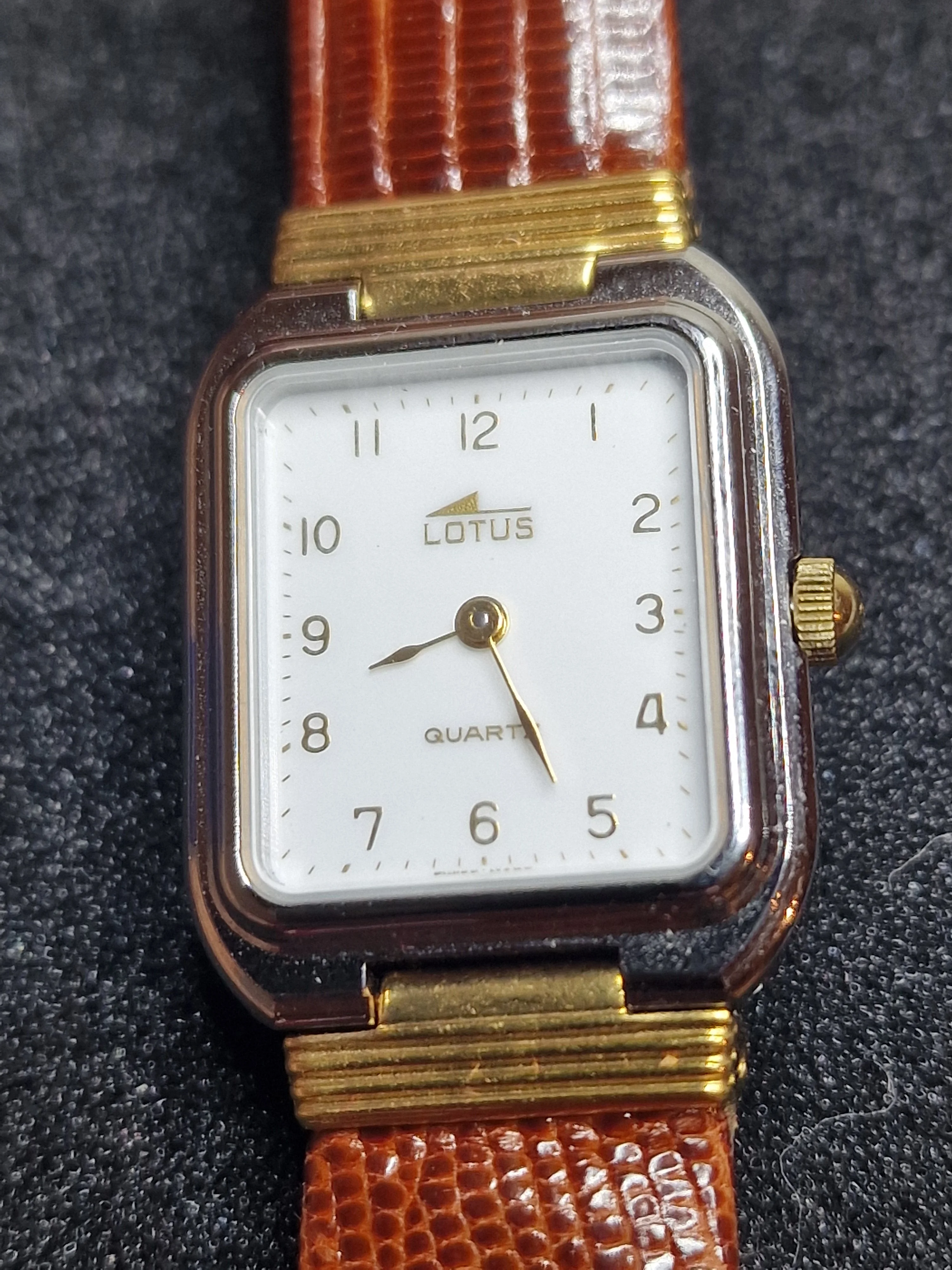 Unworn Vintage Quartz Watch "LOTUS" – Swiss Made, Date Function, 1970s, Old Stock 2