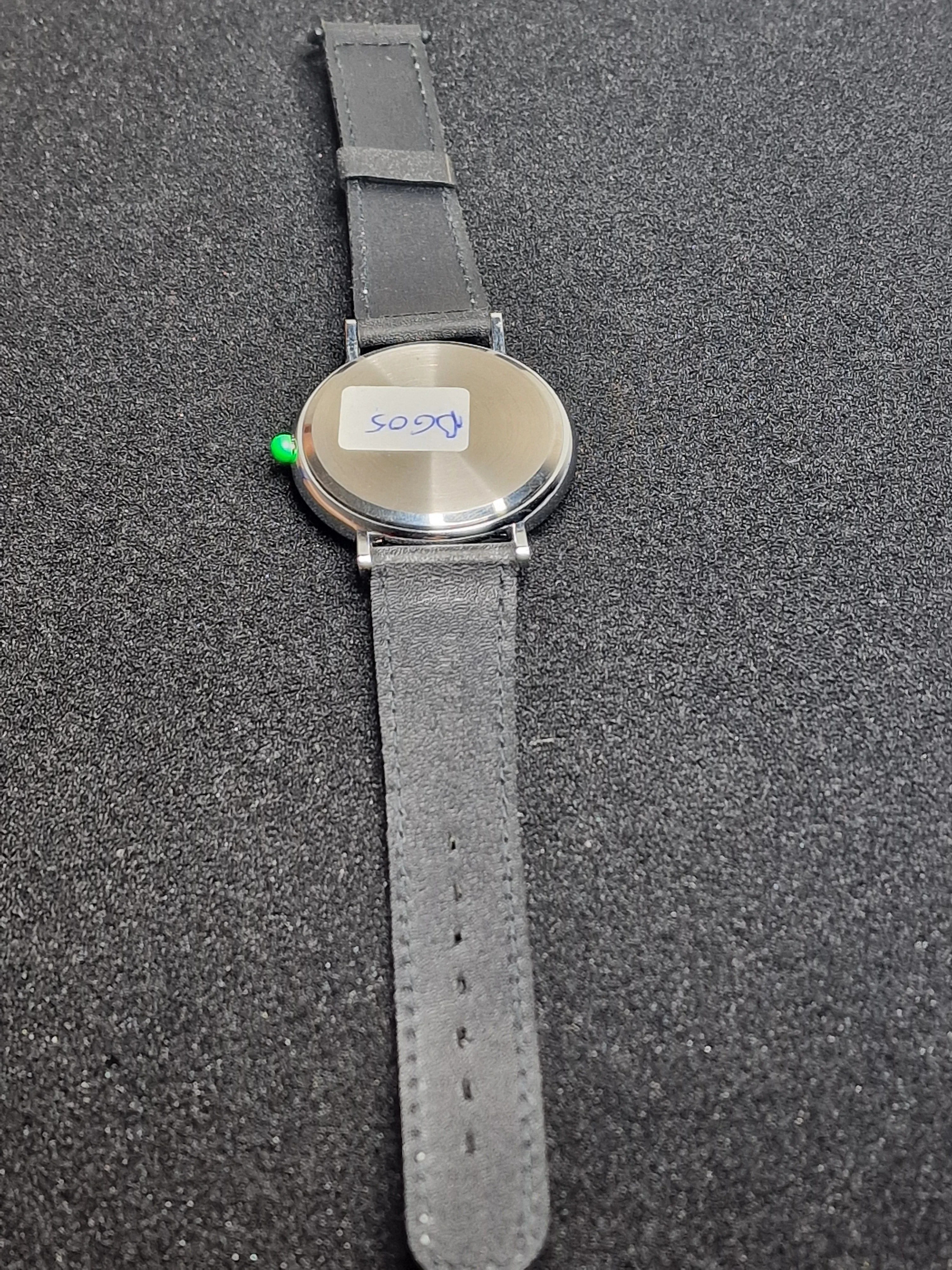 ⌚ Unworn Vintage Quartz Watch – Swiss Made | Cattin Movement | 80s–90s | 42mm | NOS 10