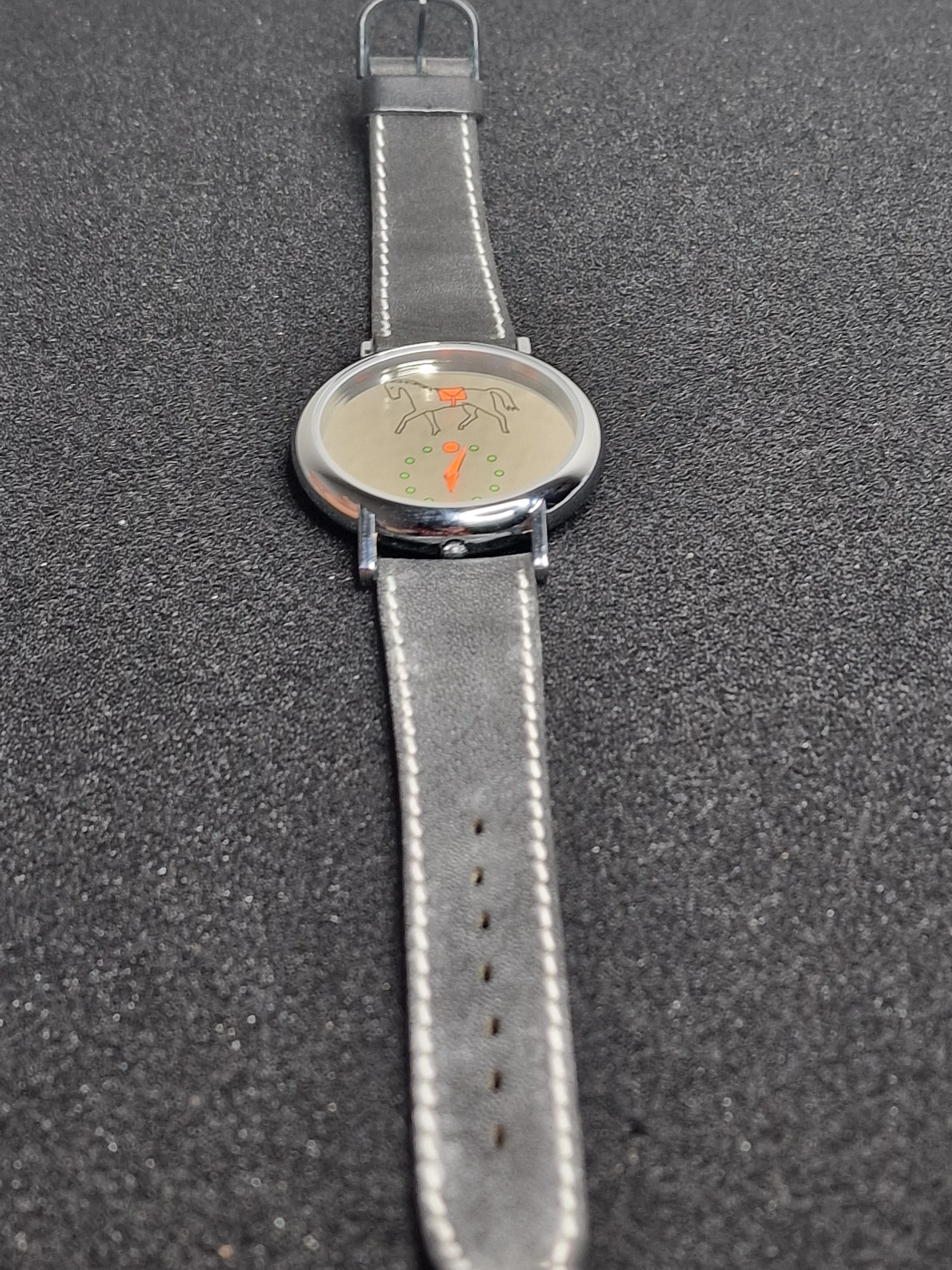 ⌚ Unworn Vintage Quartz Watch – Swiss Made | Cattin Movement | 80s–90s | 42mm | NOS 6