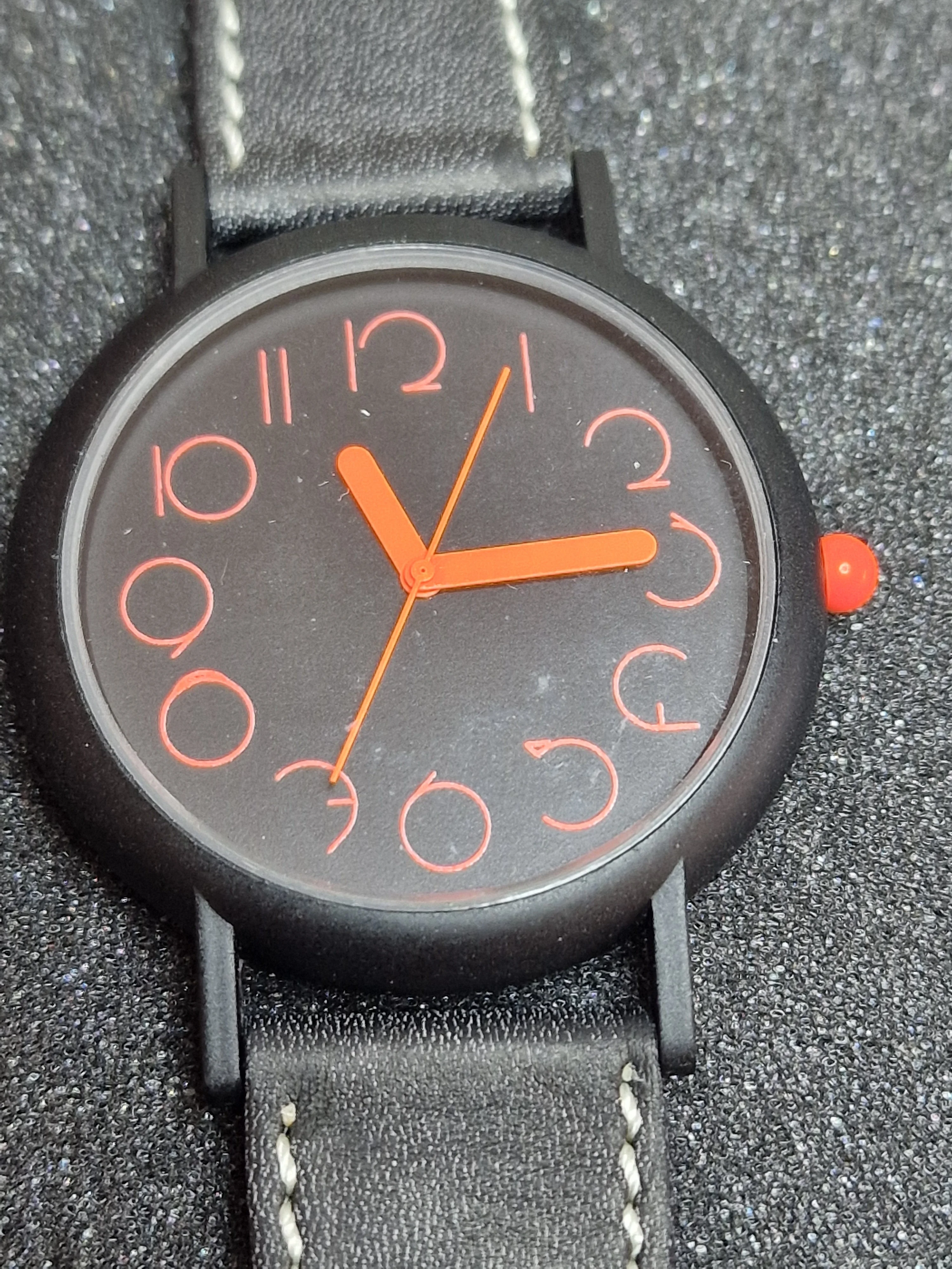 Unworn Vintage Quartz Watch – Swiss Made, Cattin Movement, 42mm, 80s/90s, Old Stock 3