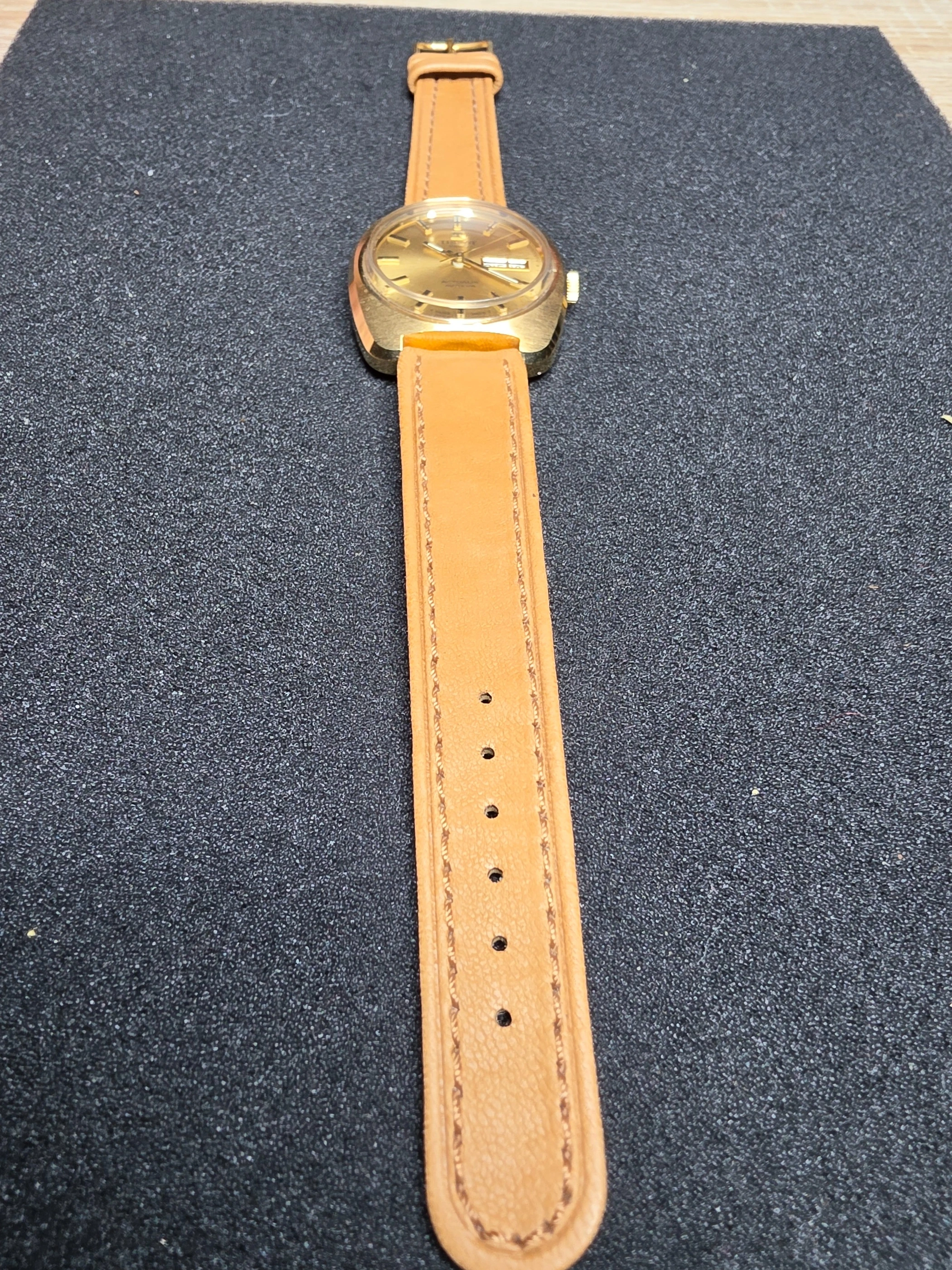 Unworn Vintage TISSOT Actualis Autolub – Swiss Made, Hand-Wound, 1960s, Old Stock 5