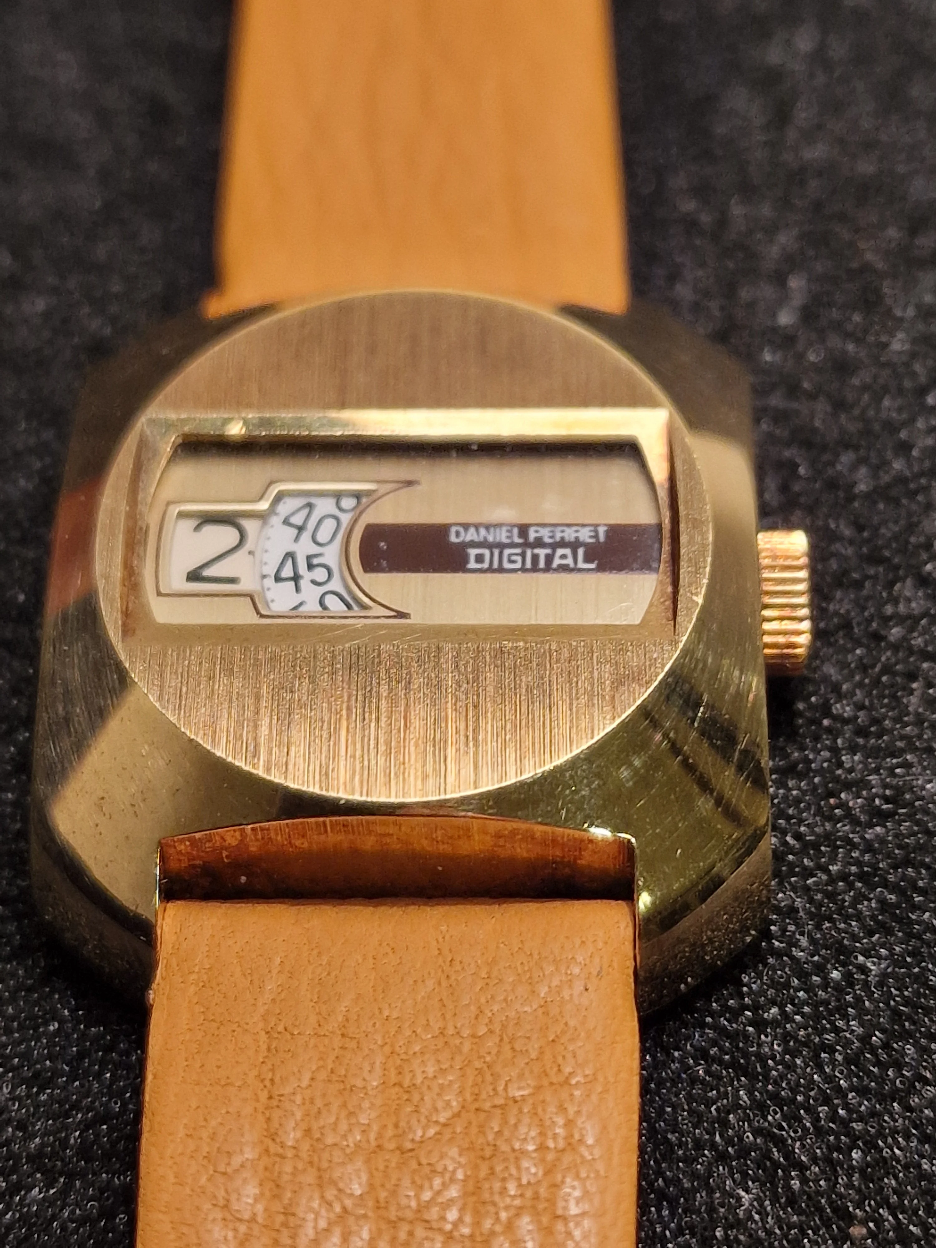 Unworn Vintage Watch "DANIEL PERRET" – Swiss Made, Hand-Wound, 1960s, Old Stock
