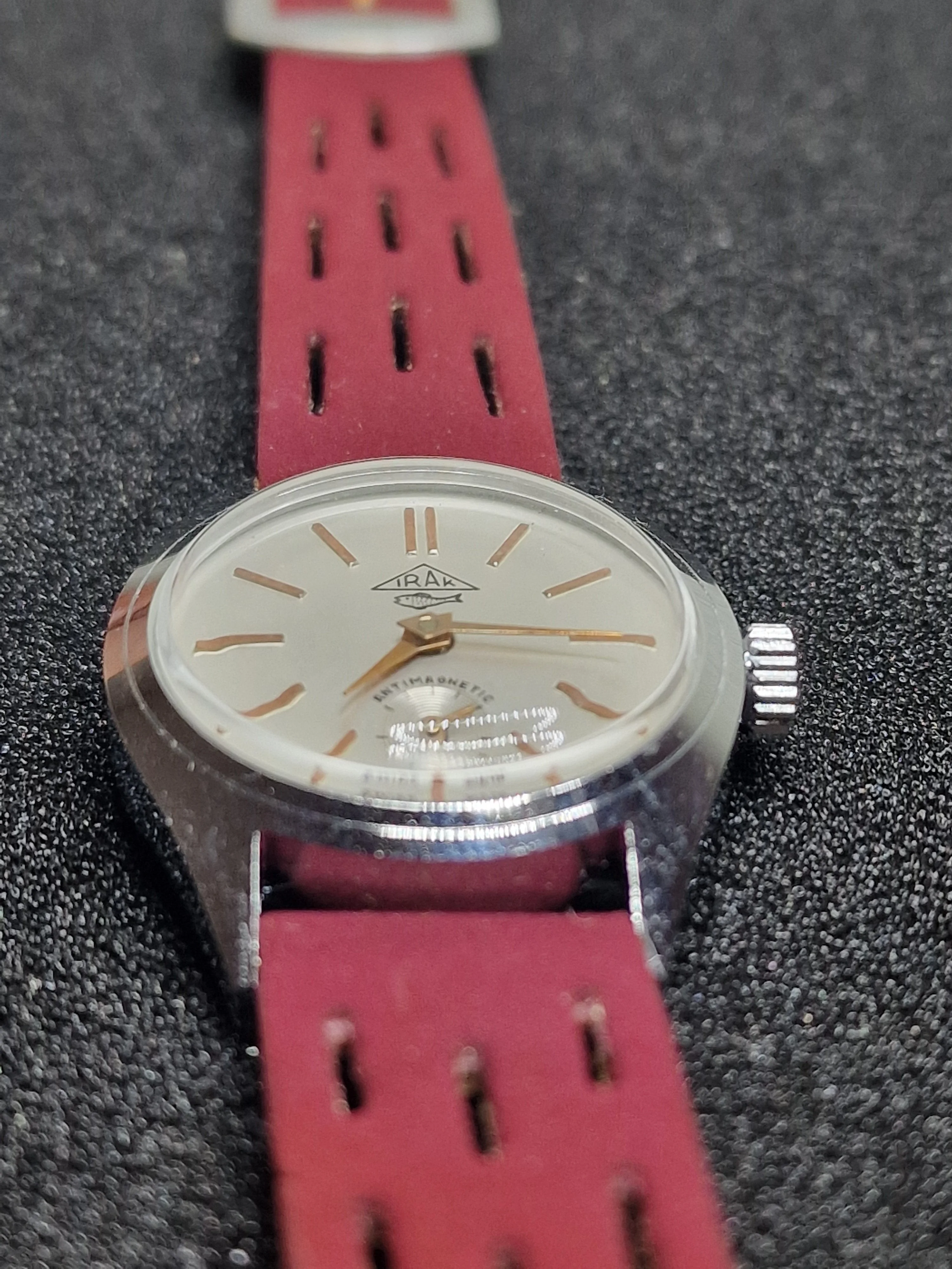 Unworn Vintage Watch "IRAK" – Swiss Made, Hand-Wound, 1960s, Old Stock 5