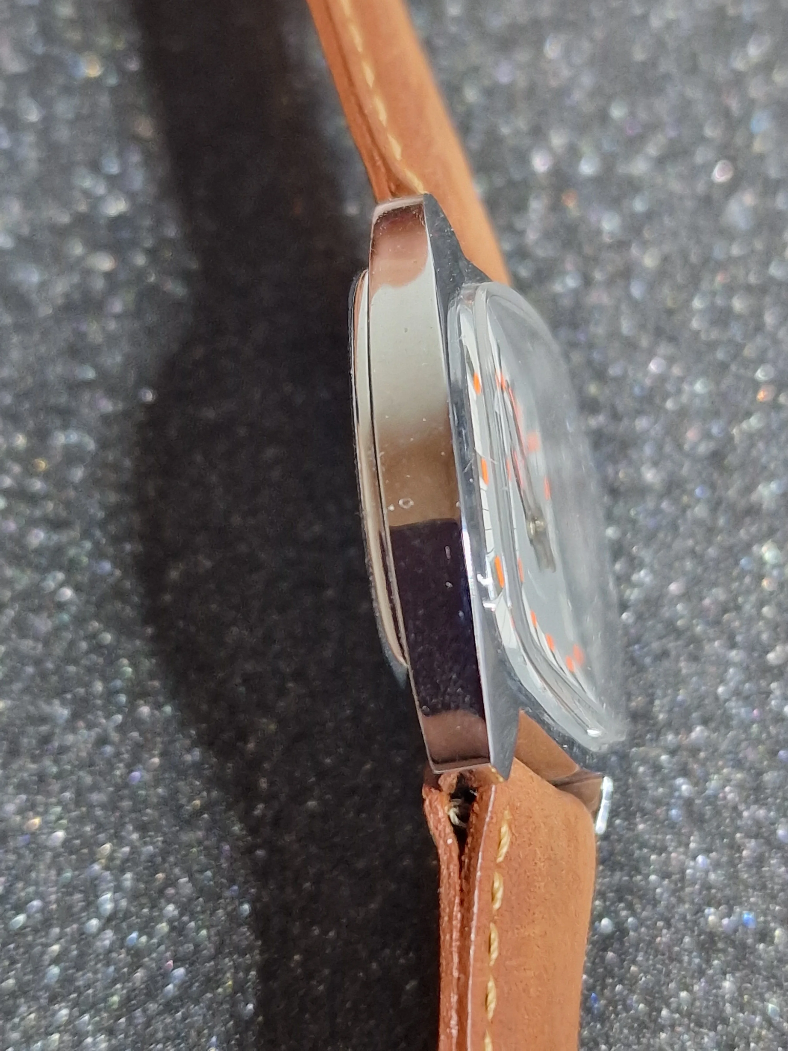 Unworn Vintage Watch "OTAKA" – Swiss Made for Japan, Hand-Wound, 1970s, Super Flat Design 2