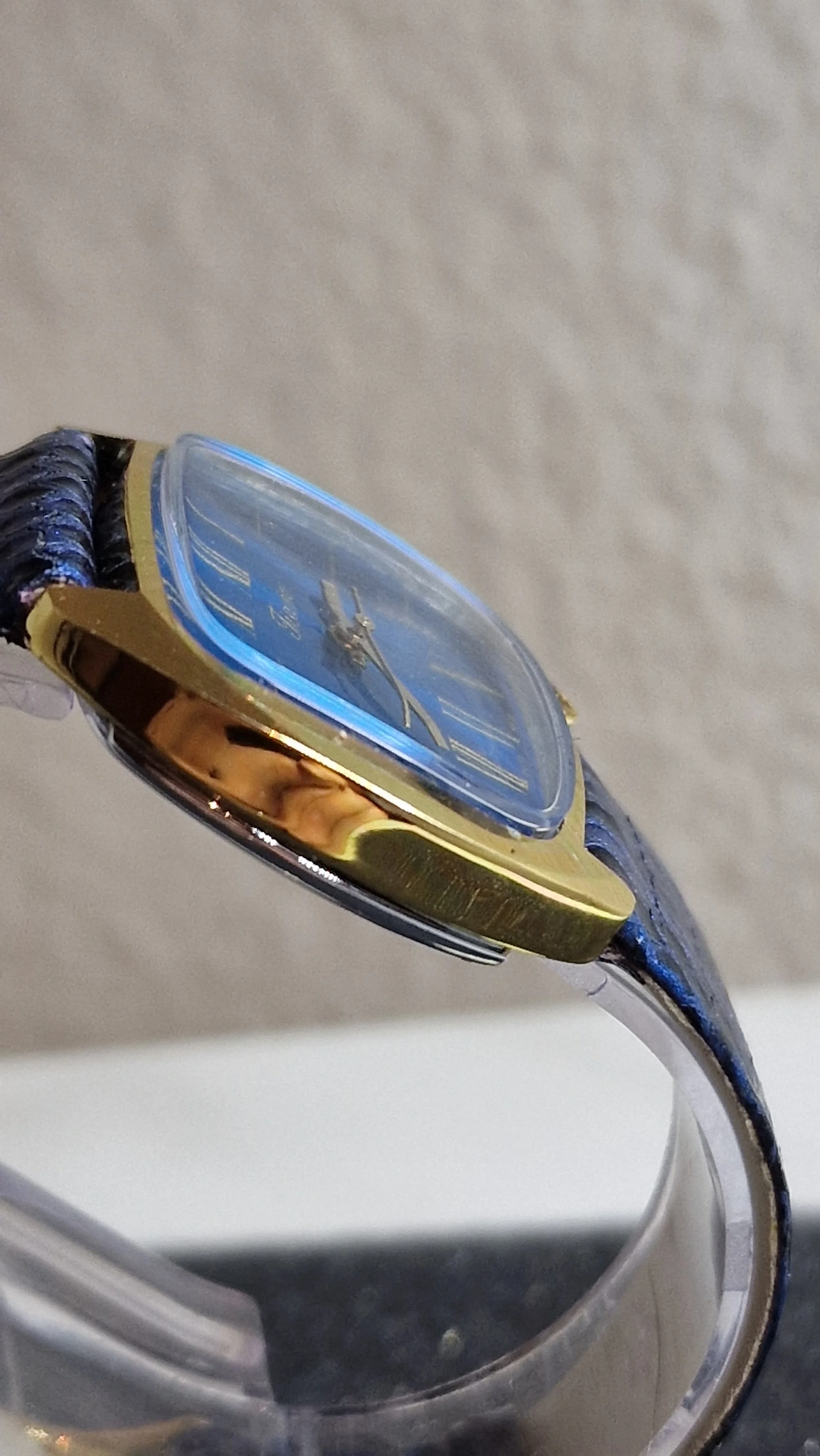 Unworn Vintage Watch "TIAnO" – Swiss Made for Japan, 80s/90s, Hand-Wound, Super Flat 4