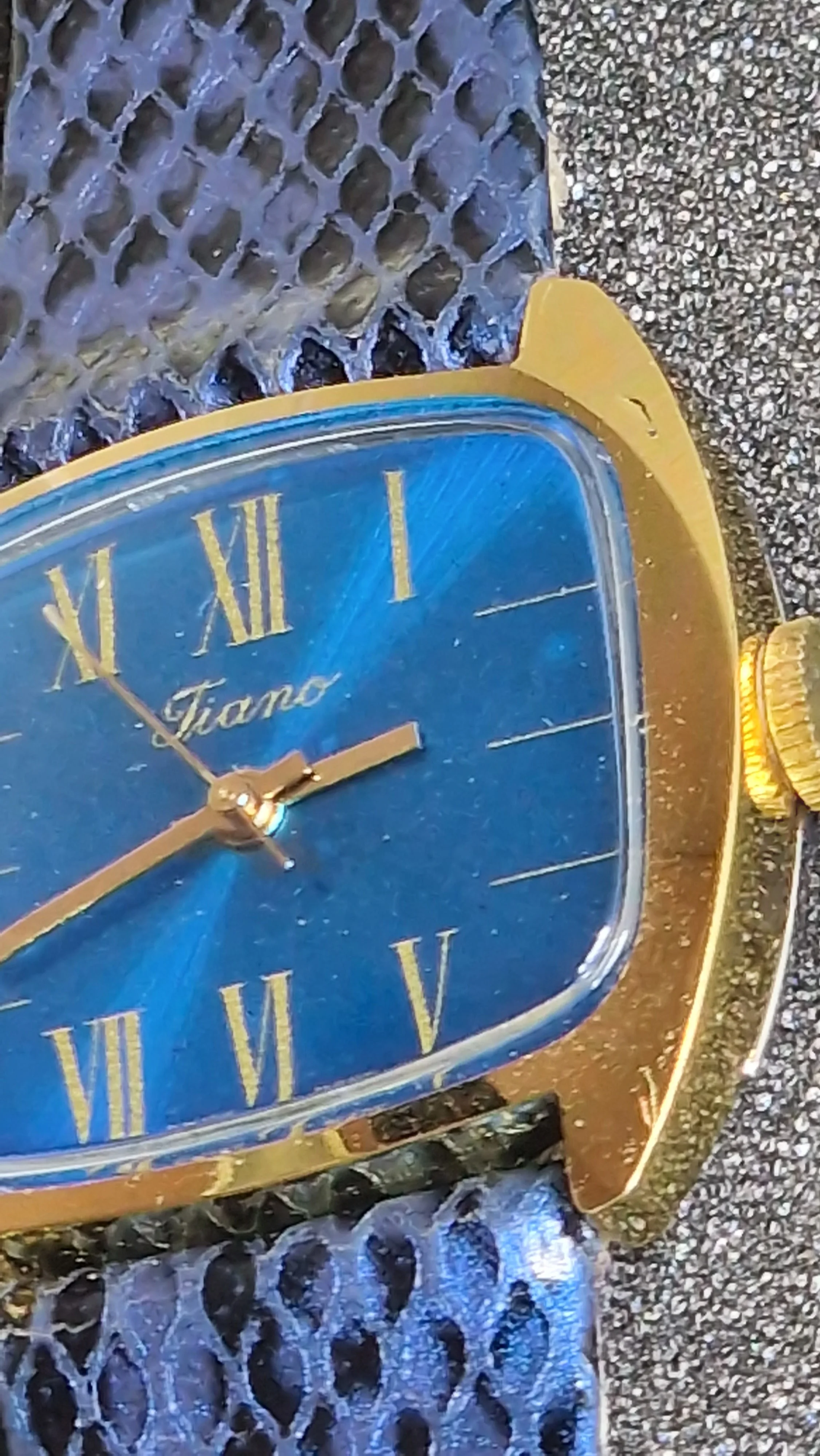 Unworn Vintage Watch "TIAnO" – Swiss Made for Japan, 80s/90s, Hand-Wound, Super Flat 7