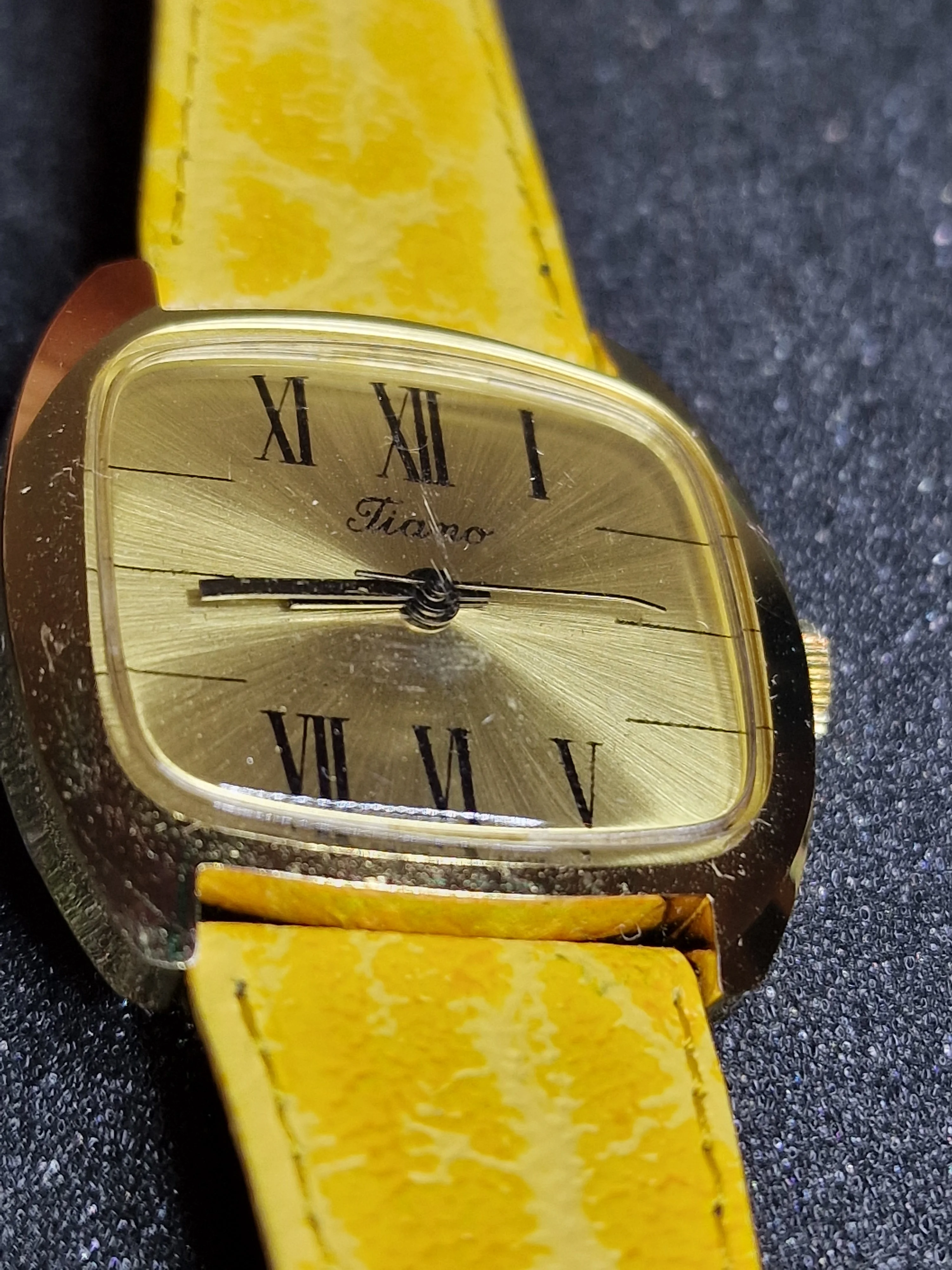 Unworn Vintage Watch "TIANO" – Swiss Made for Japan, Hand-Wound, 80s/90s, Ultra Slim 2