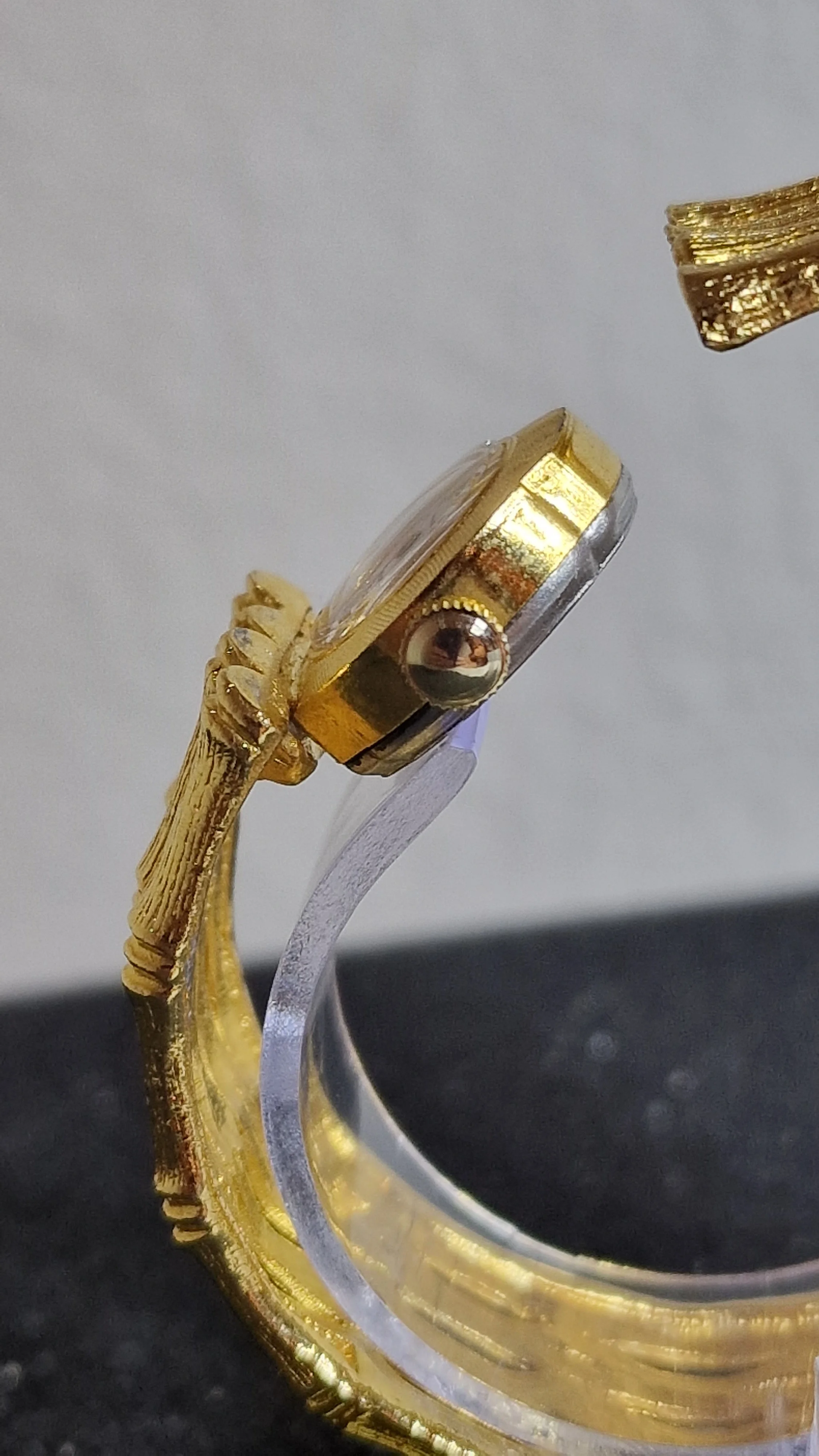 Unworn Vintage Women’s Clasp Watch "RAVISA" – Swiss Made, Hand-Wound, Late 1970s 11
