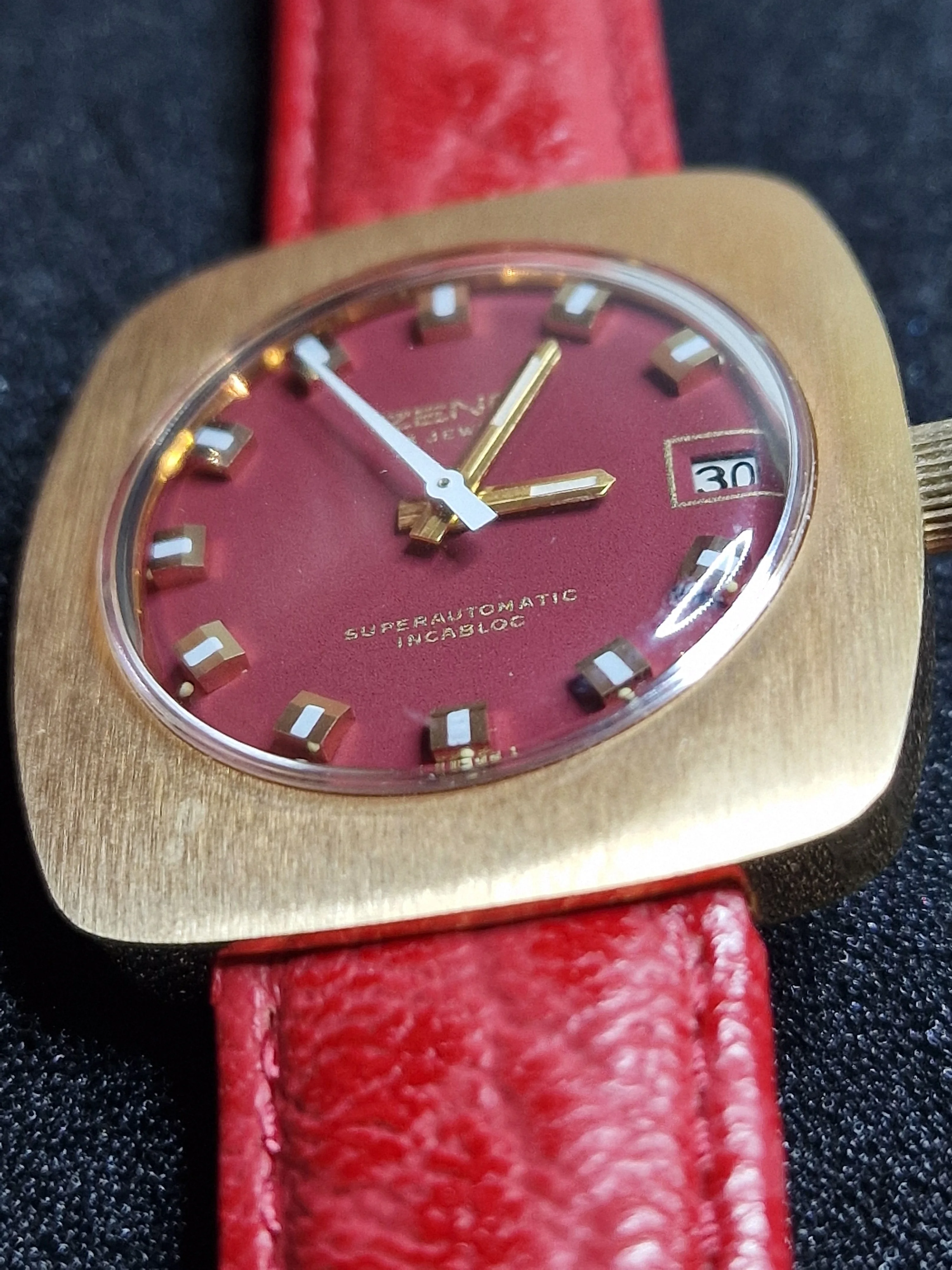 Unworn Vintage ZENO Automatic Watch – Swiss Made, 1960s, Gold-Tone Case, Rare Find 7