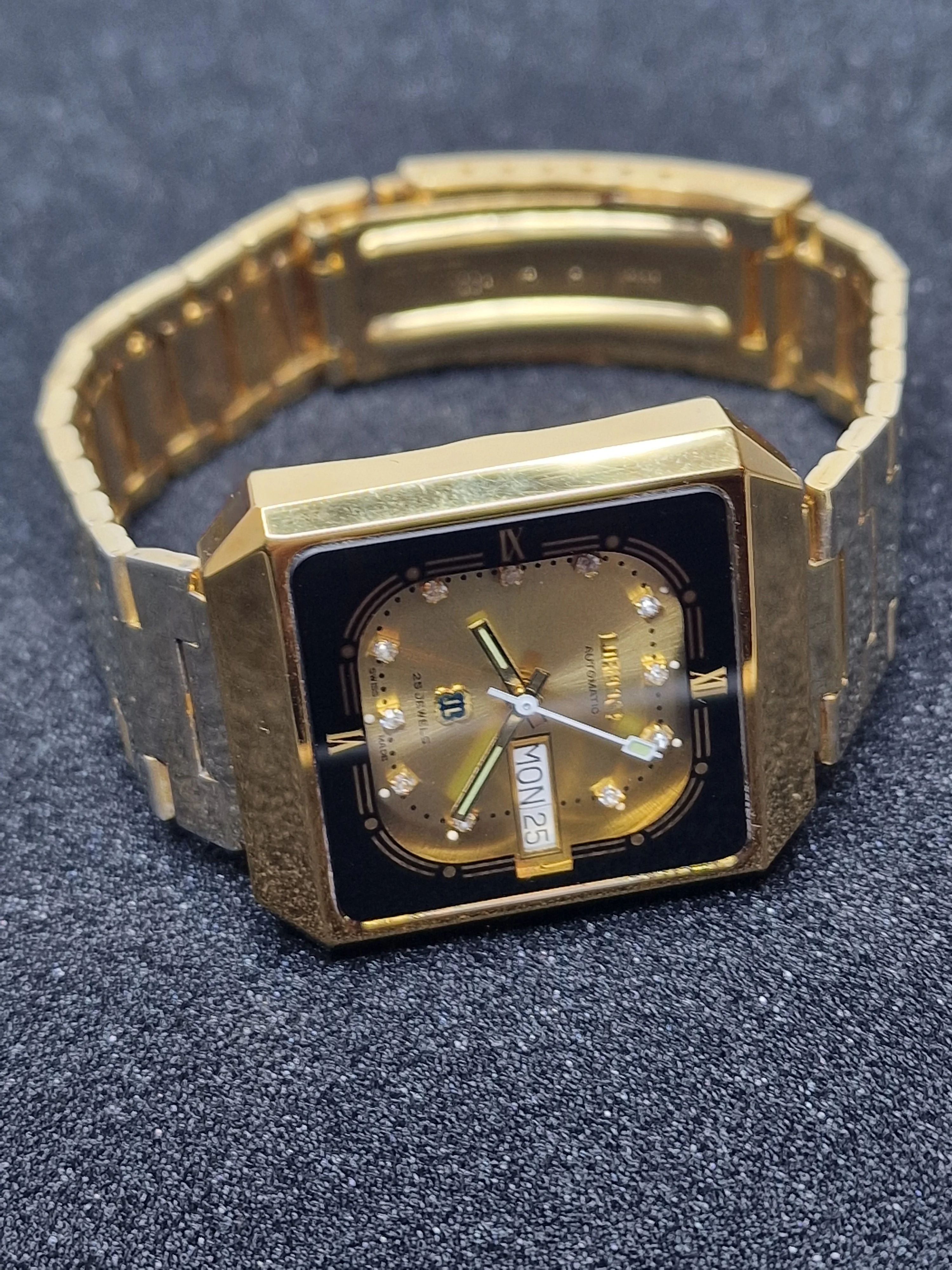 Very High Quality Vintage Watch - Loreena / Automatic - 60s 2