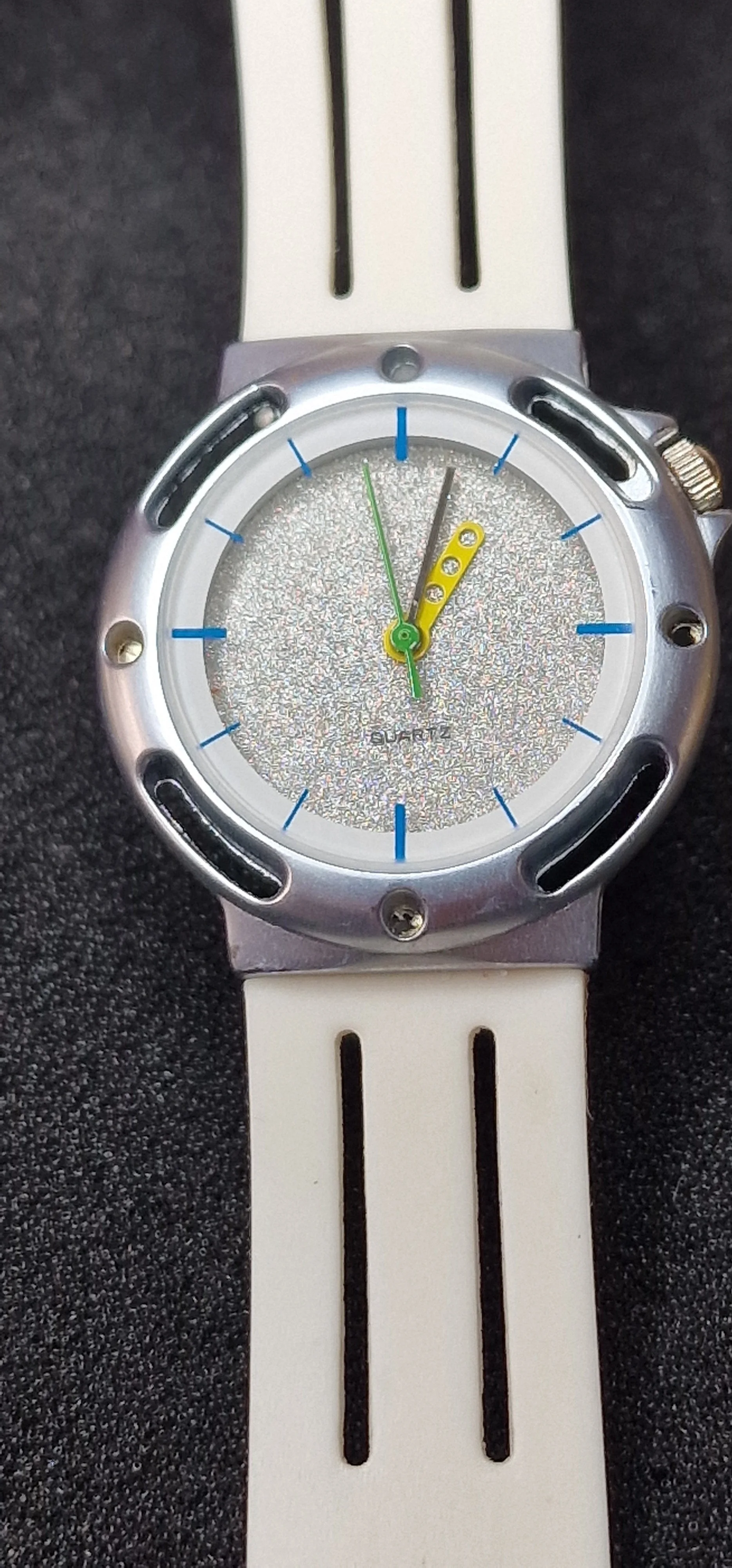 Vintage 80s/90s Quartz Watch – 7 Jewels, 28mm, New Battery, Unworn 2