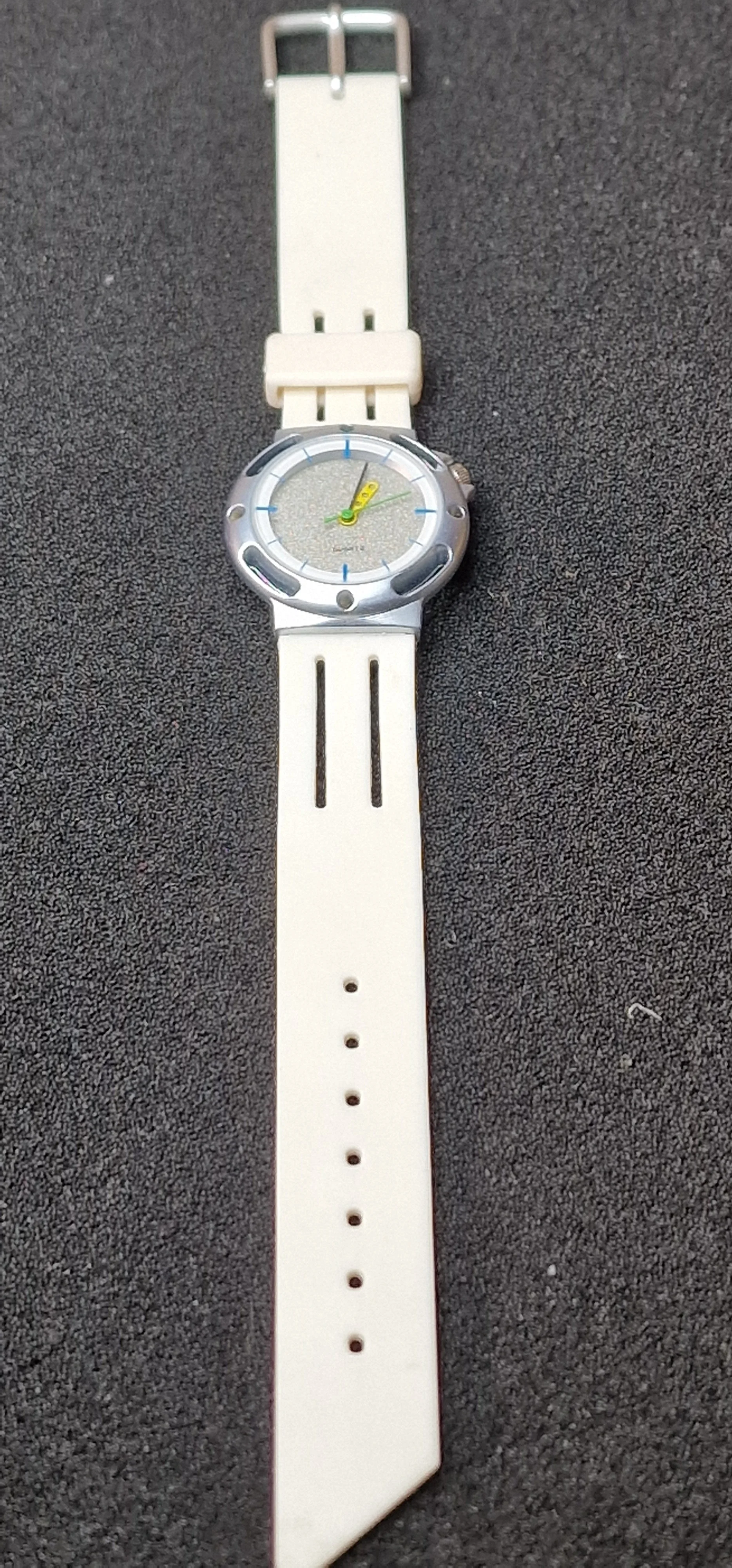 Vintage 80s/90s Quartz Watch – 7 Jewels, 28mm, New Battery, Unworn 4