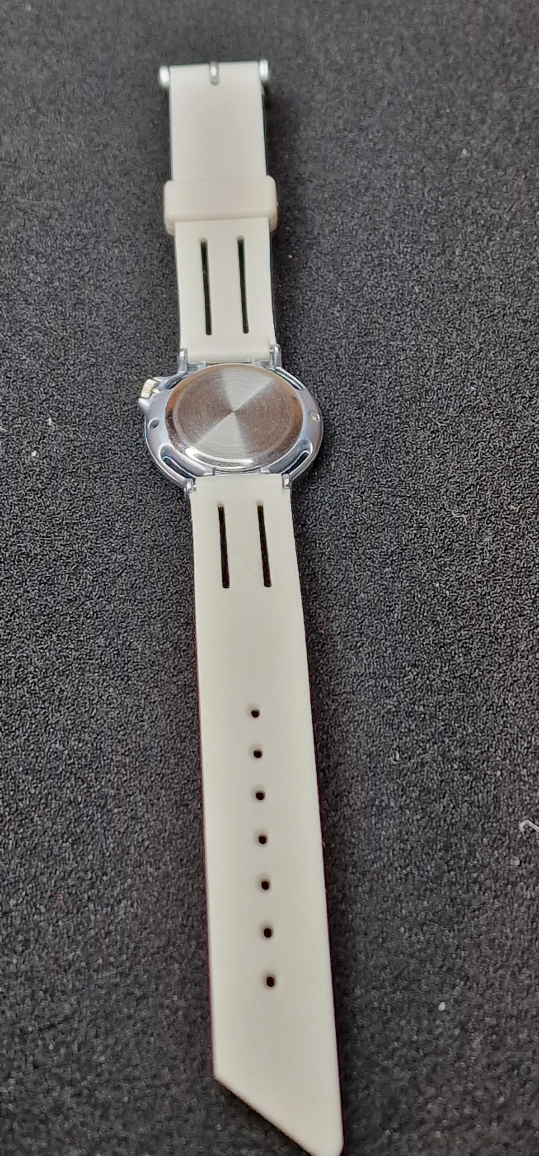 Vintage 80s/90s Quartz Watch – 7 Jewels, 28mm, New Battery, Unworn 5