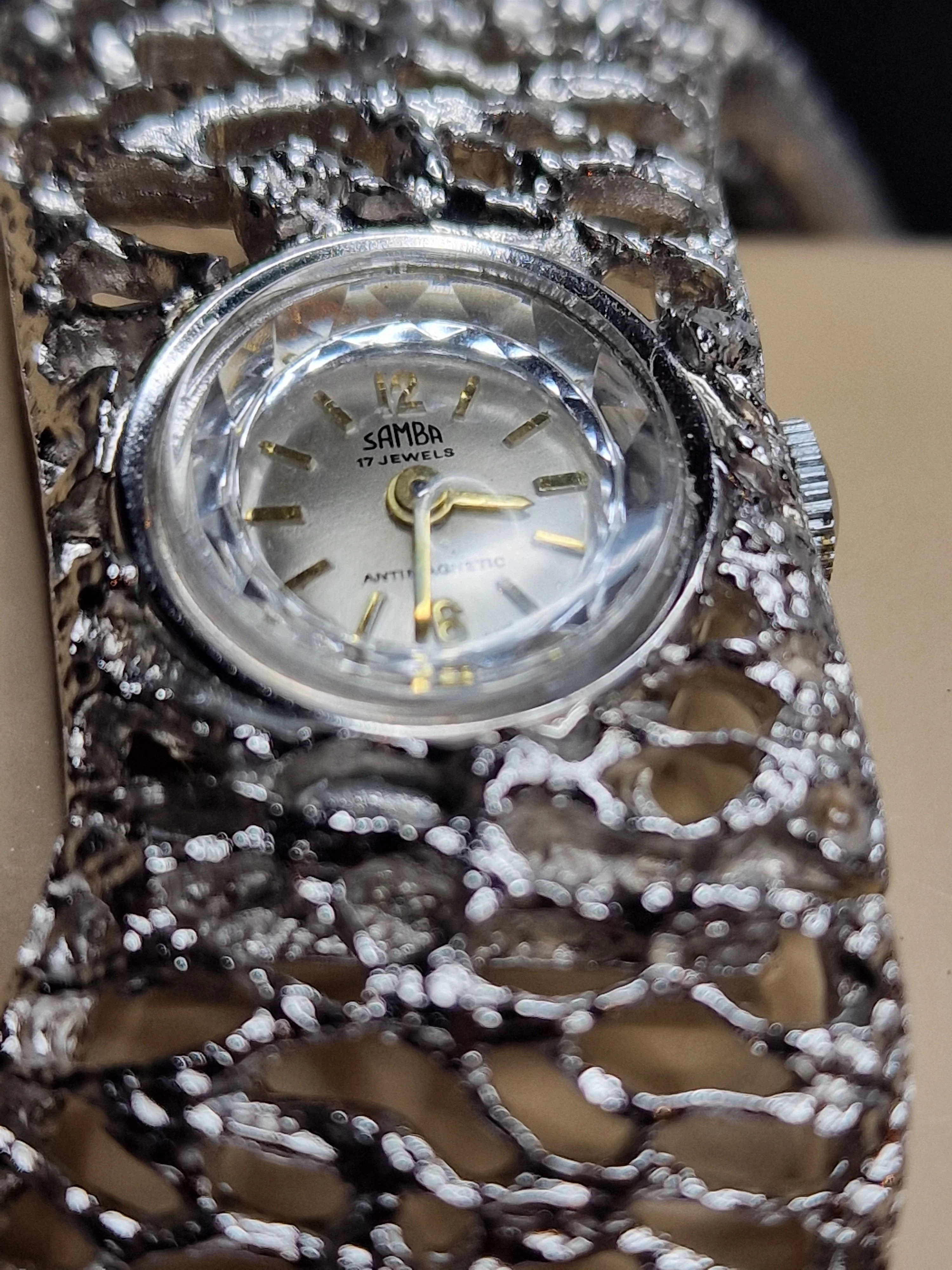 Vintage Ladies’ Clasp Watch – SAMBA De Luxe – Swiss Made – Hand-Wound – Late 1970s – NOS 2